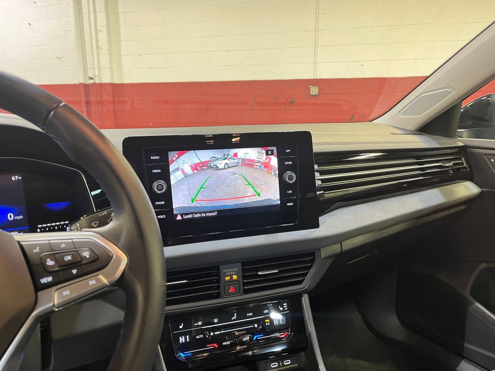 Thumbnail: 2025 Volkswagen Jetta - 17