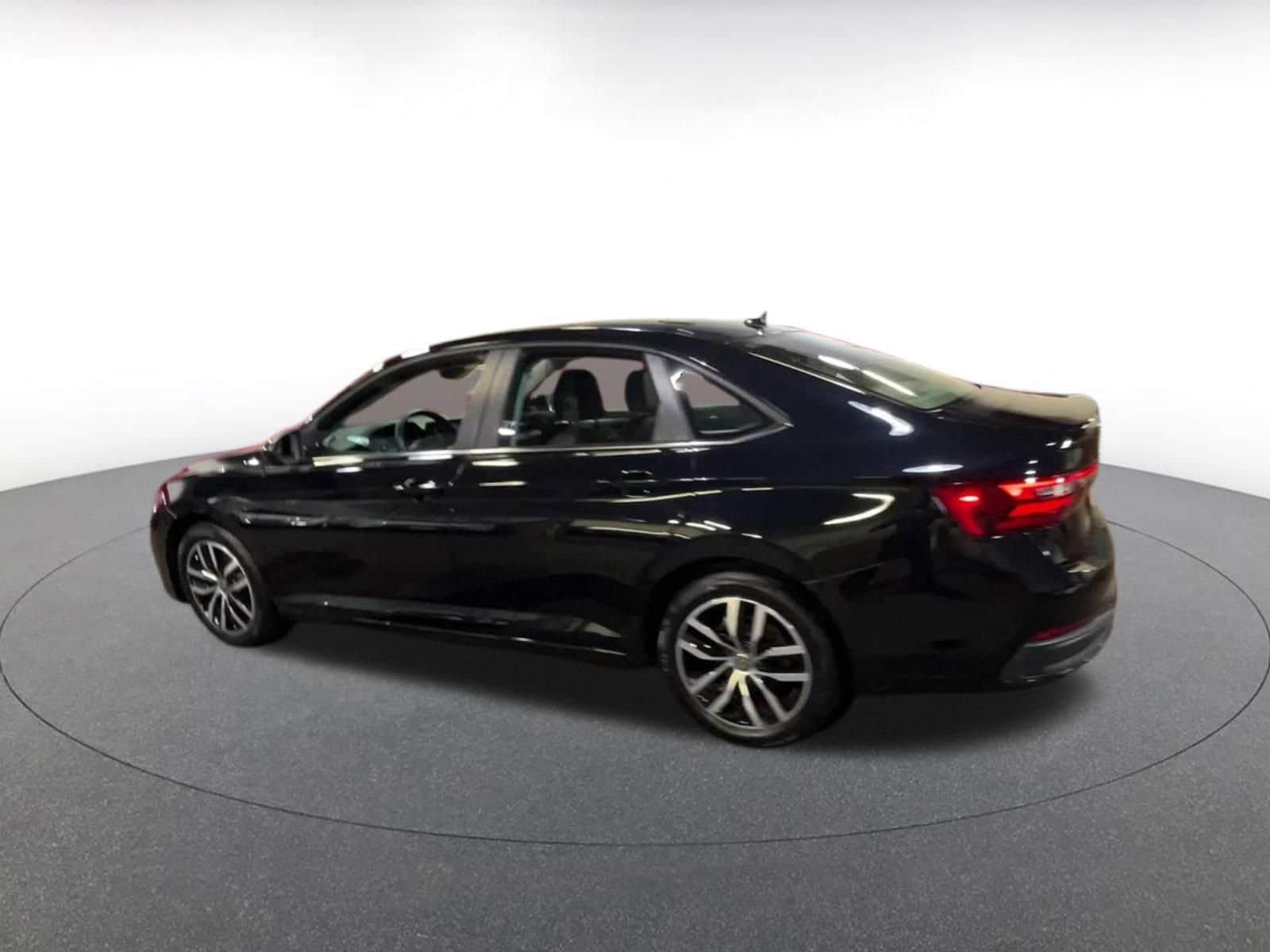 Thumbnail: 2025 Volkswagen Jetta - 10