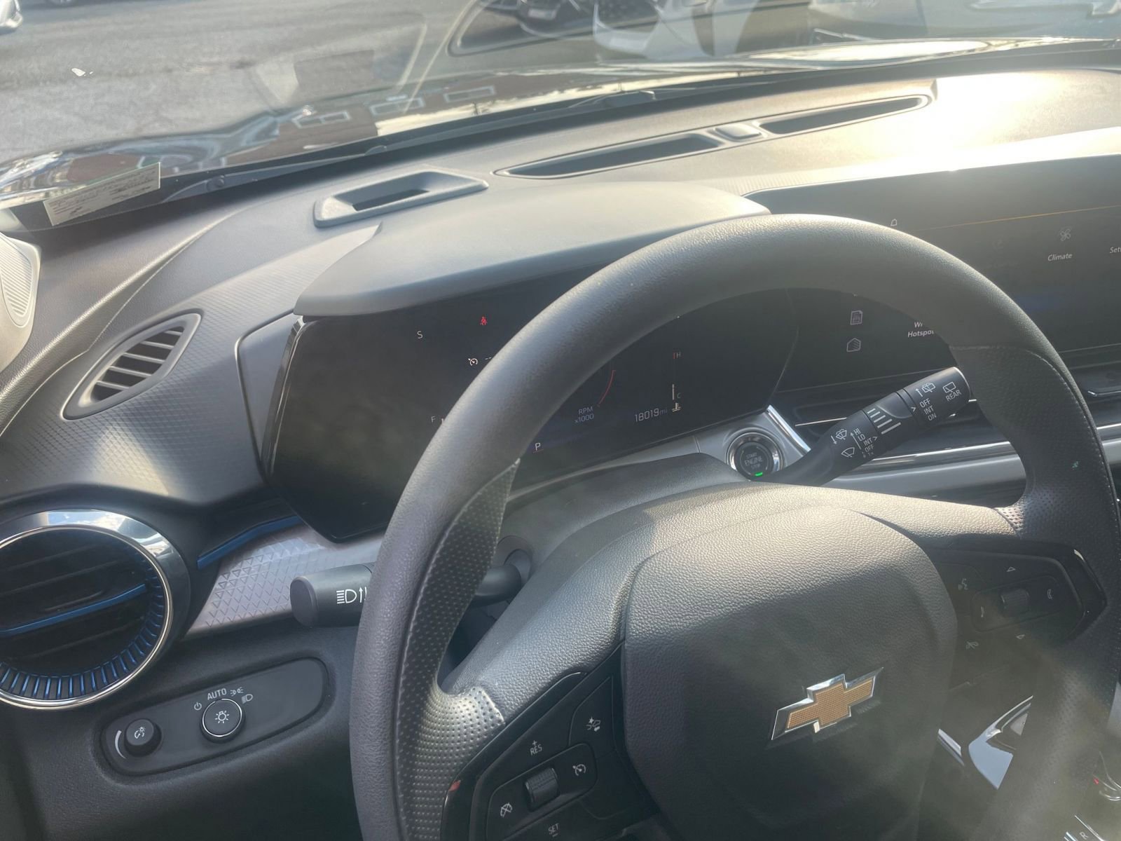 Thumbnail: 2025 Chevrolet Trax - 34