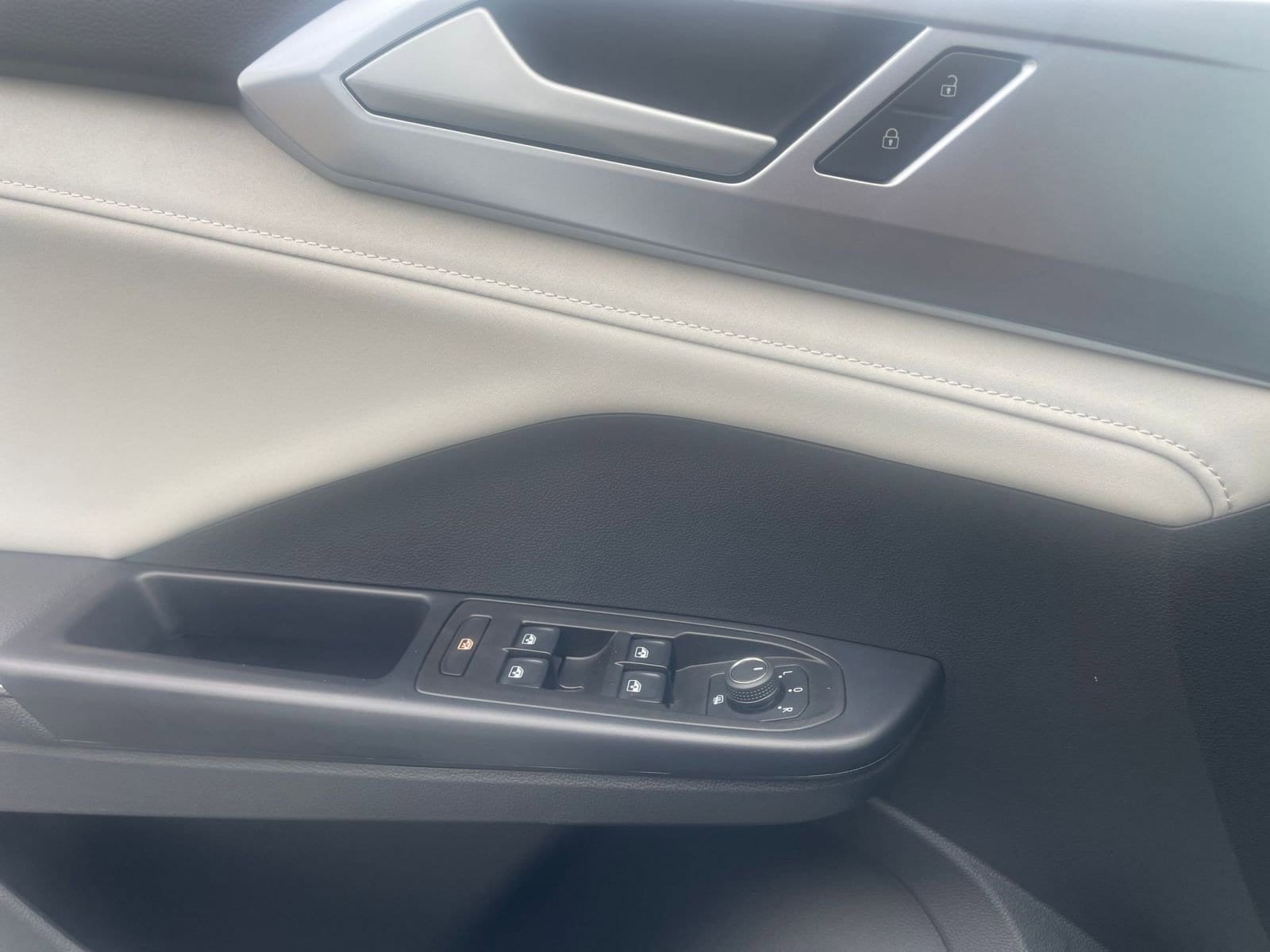 Thumbnail: 2025 Volkswagen Taos - 20