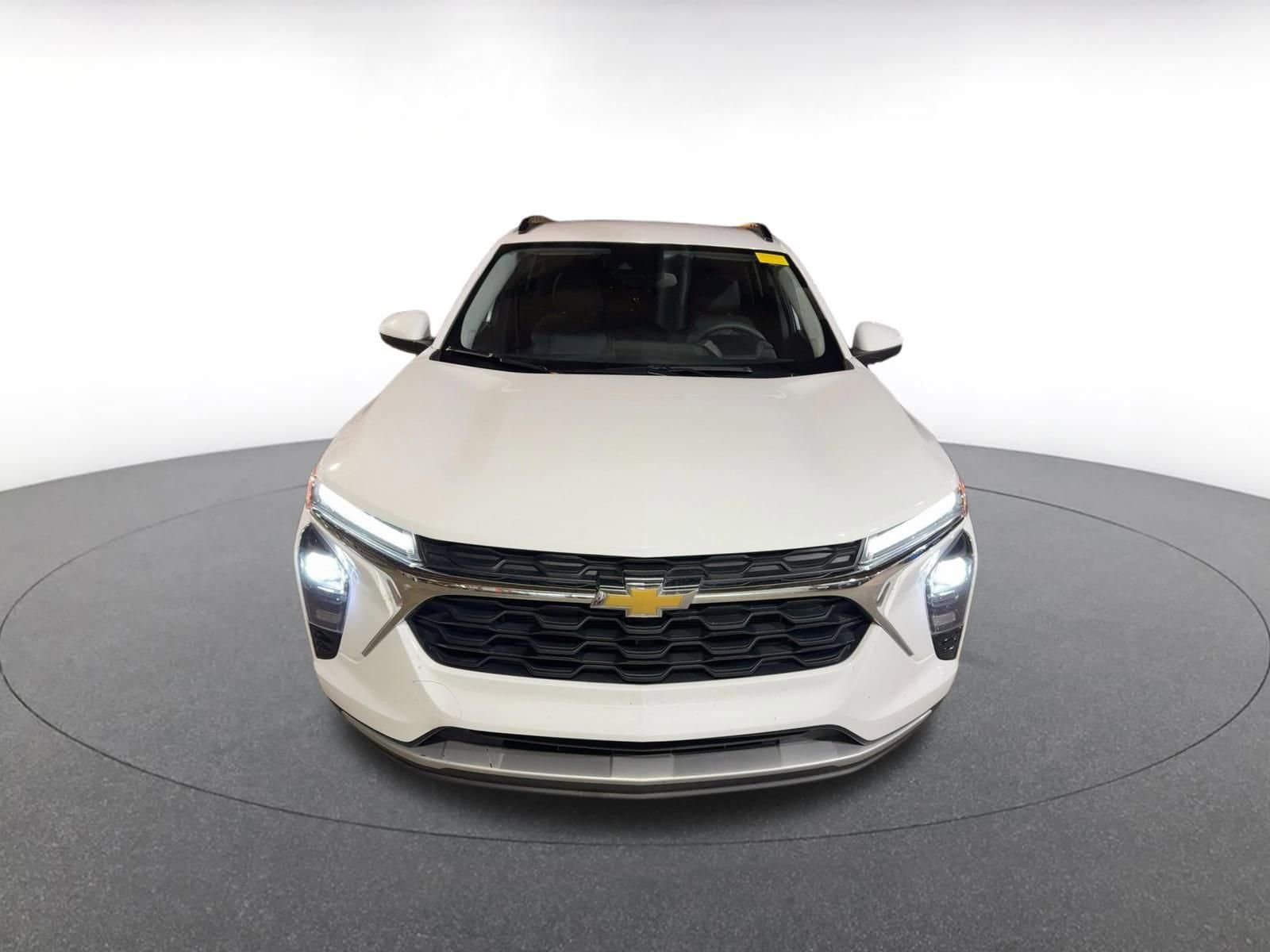 Thumbnail: 2025 Chevrolet Trax - 2