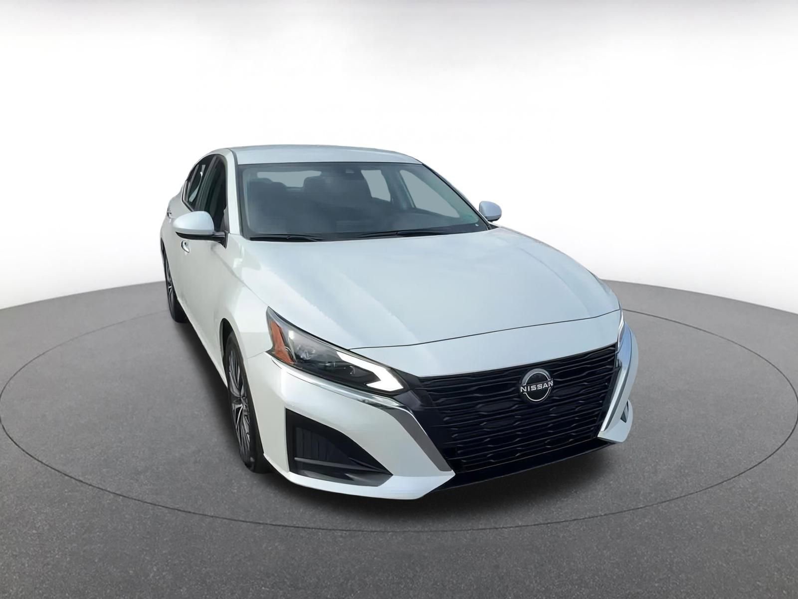 Thumbnail: 2024 Nissan Altima - 3