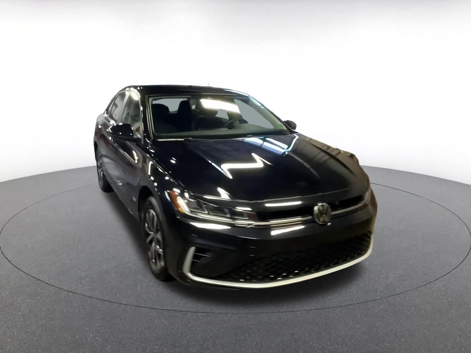 Thumbnail: 2025 Volkswagen Jetta - 3