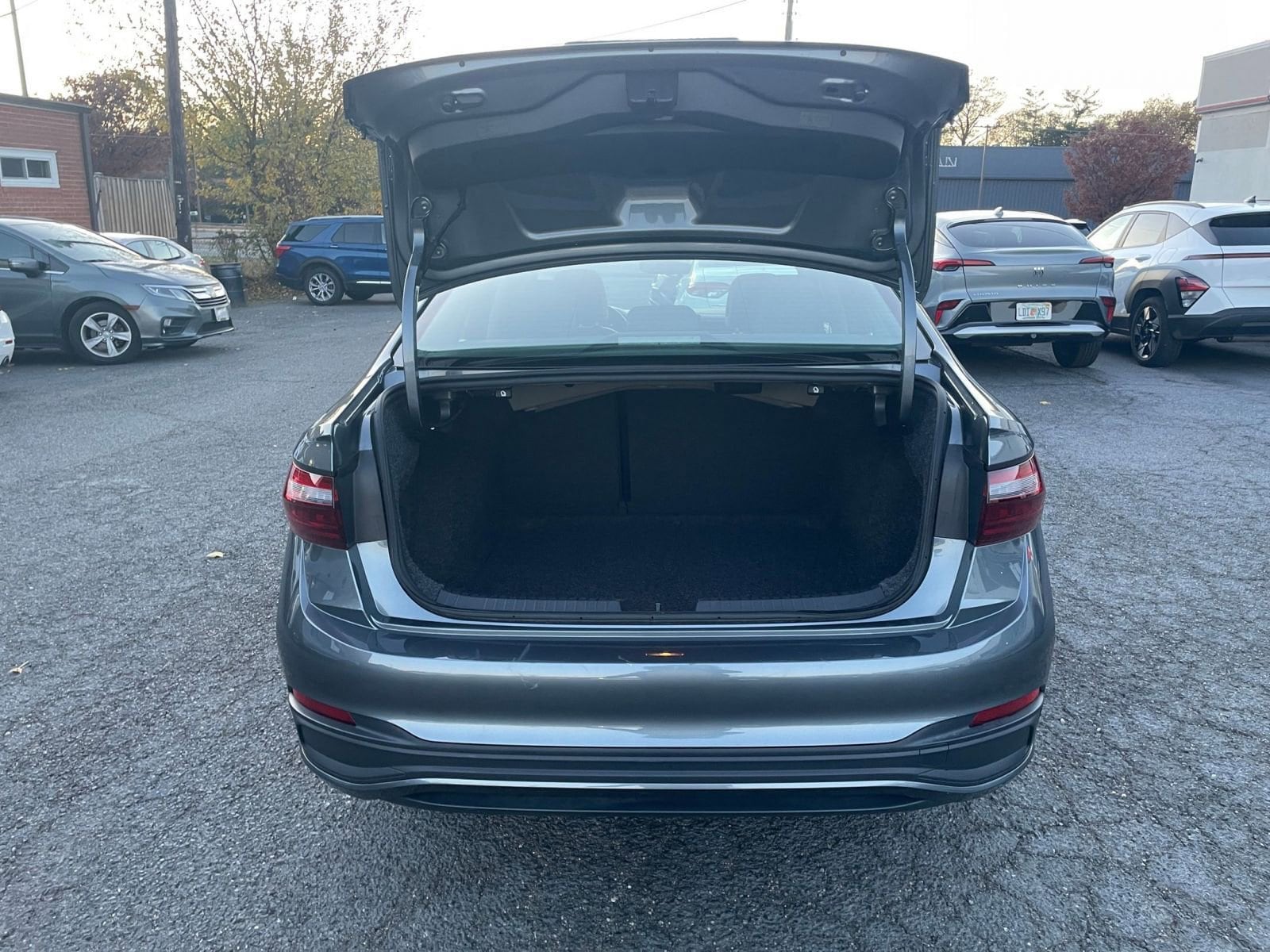 Thumbnail: 2025 Volkswagen Jetta - 30