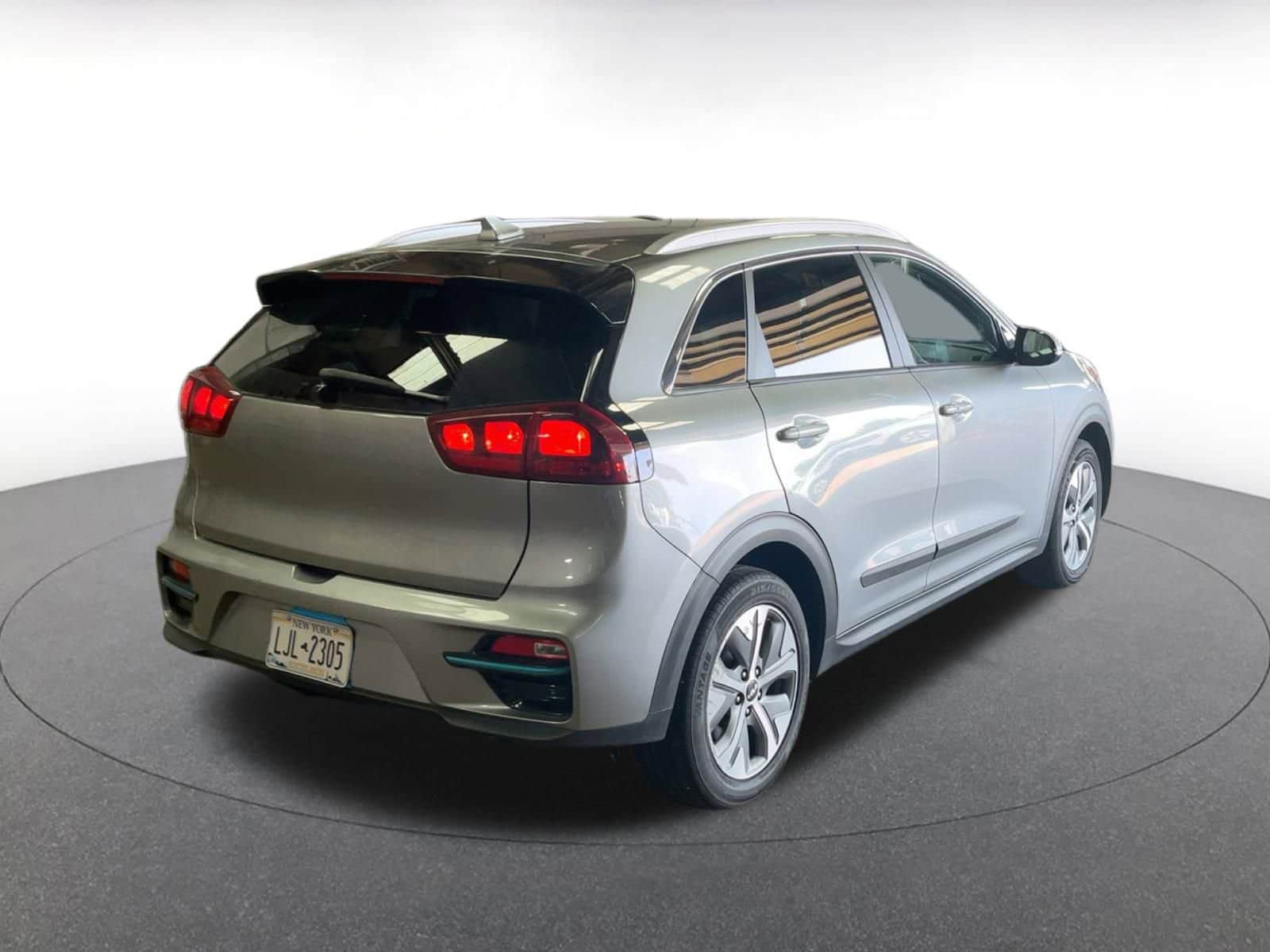 Thumbnail: 2022 Kia Niro - 7