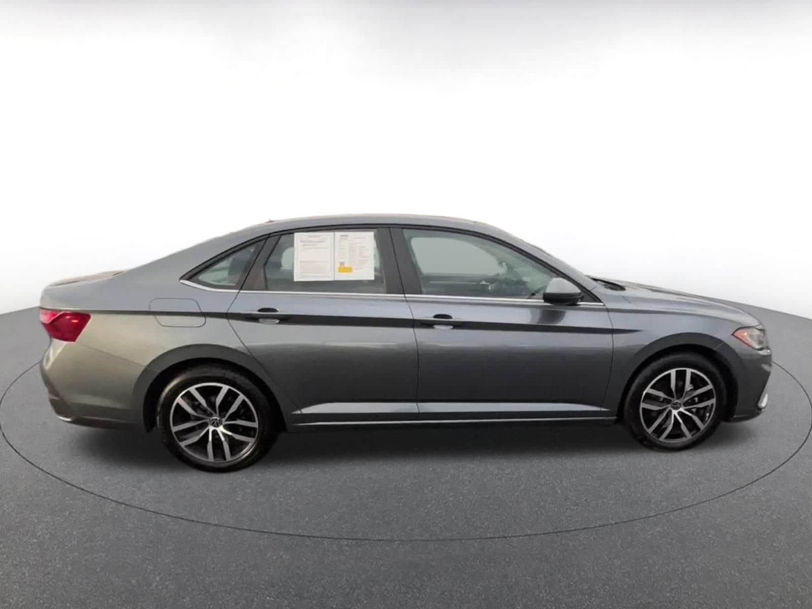 Thumbnail: 2025 Volkswagen Jetta - 16