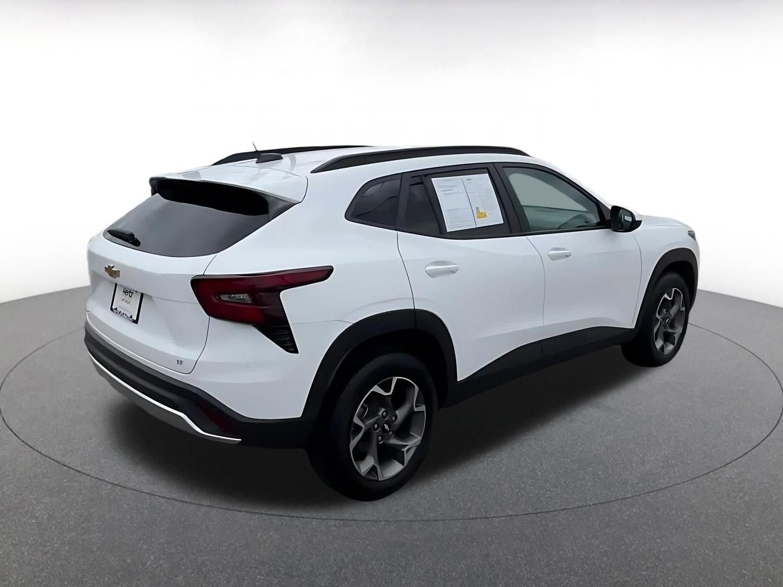 Thumbnail: 2025 Chevrolet Trax - 14