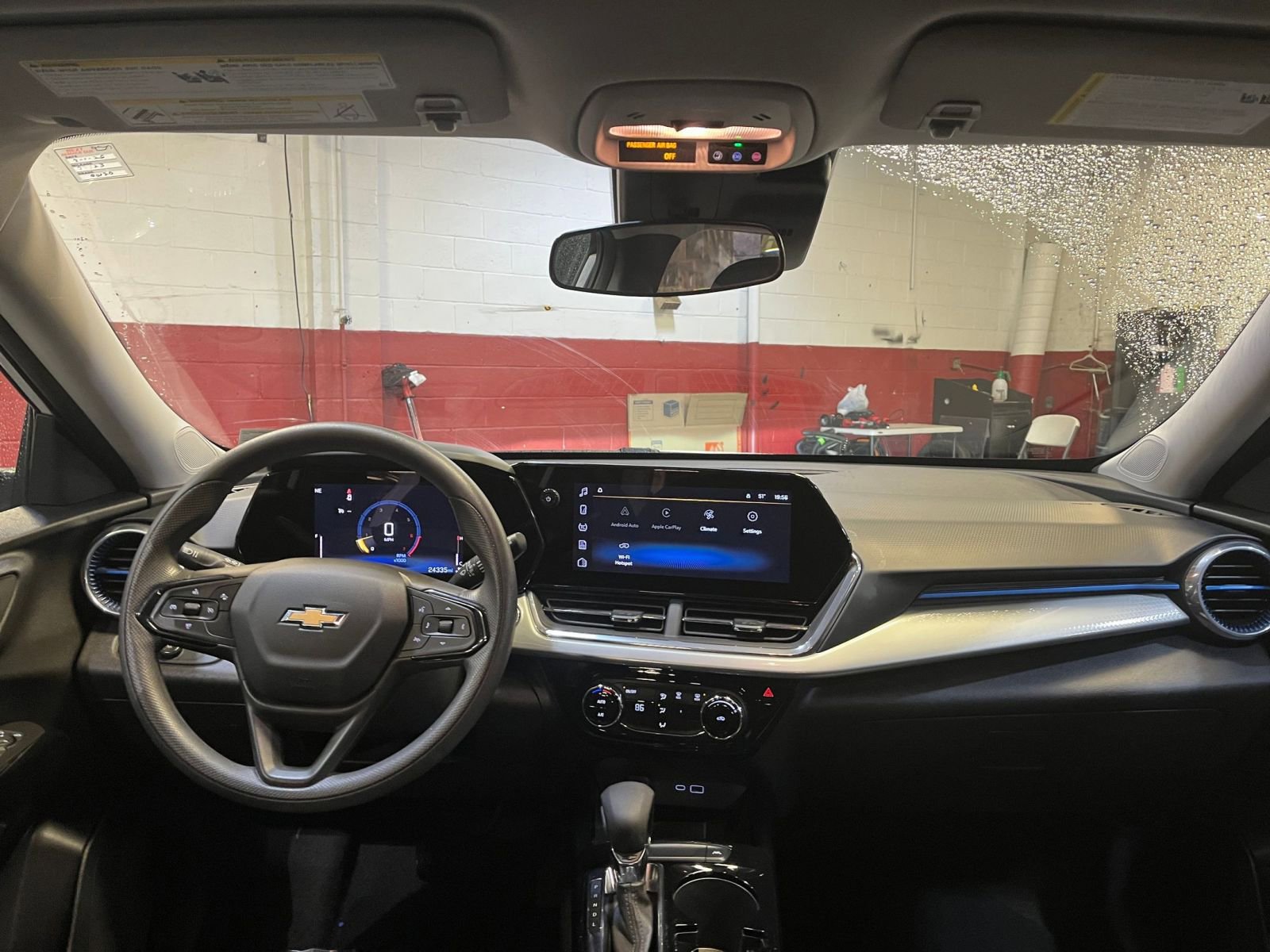 Thumbnail: 2025 Chevrolet Trax - 32