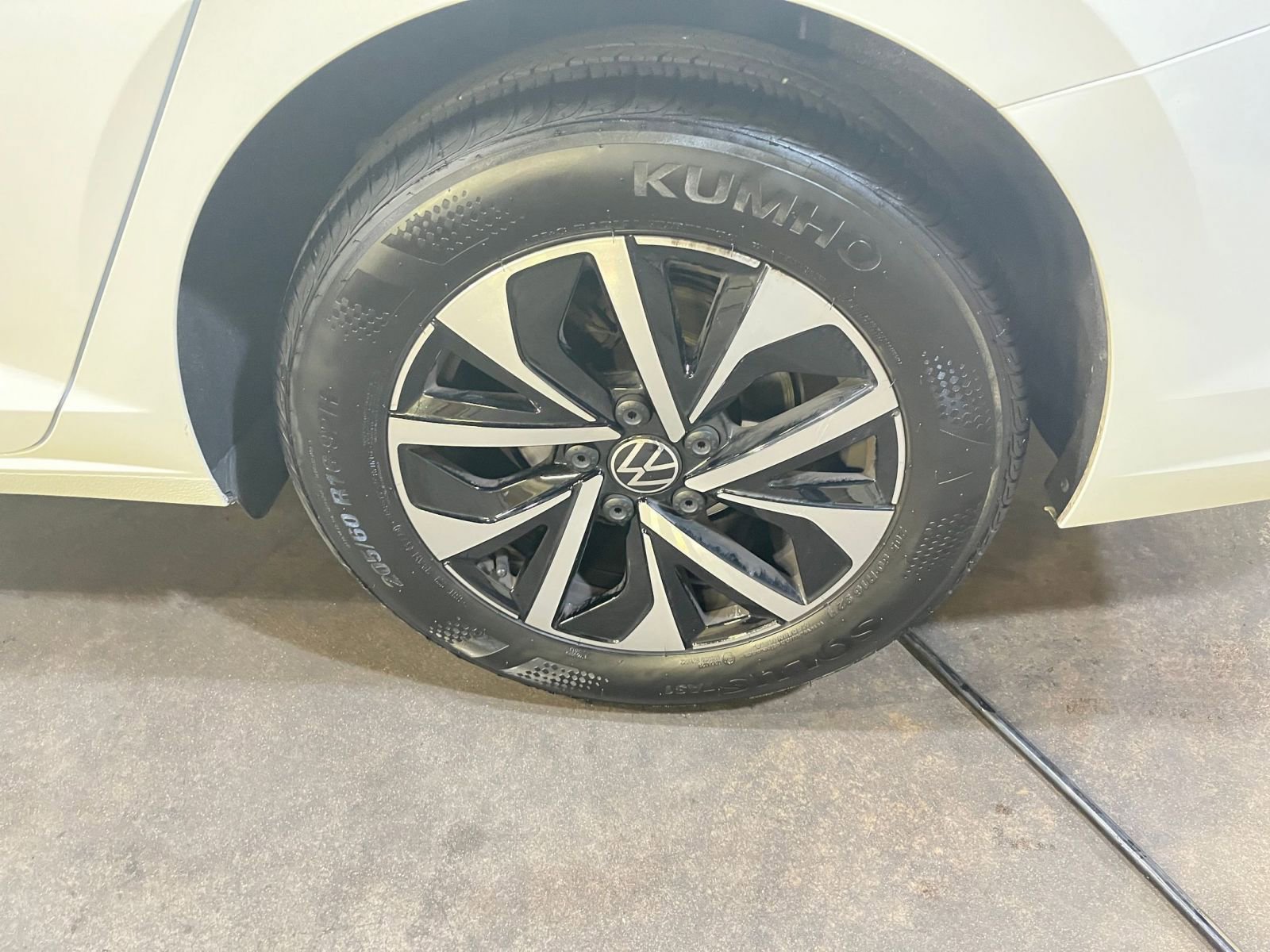 Thumbnail: 2025 Volkswagen Jetta - 28