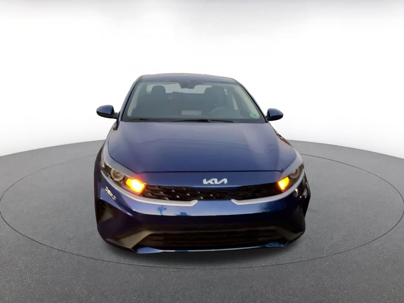 Thumbnail: 2024 Kia Forte - 3