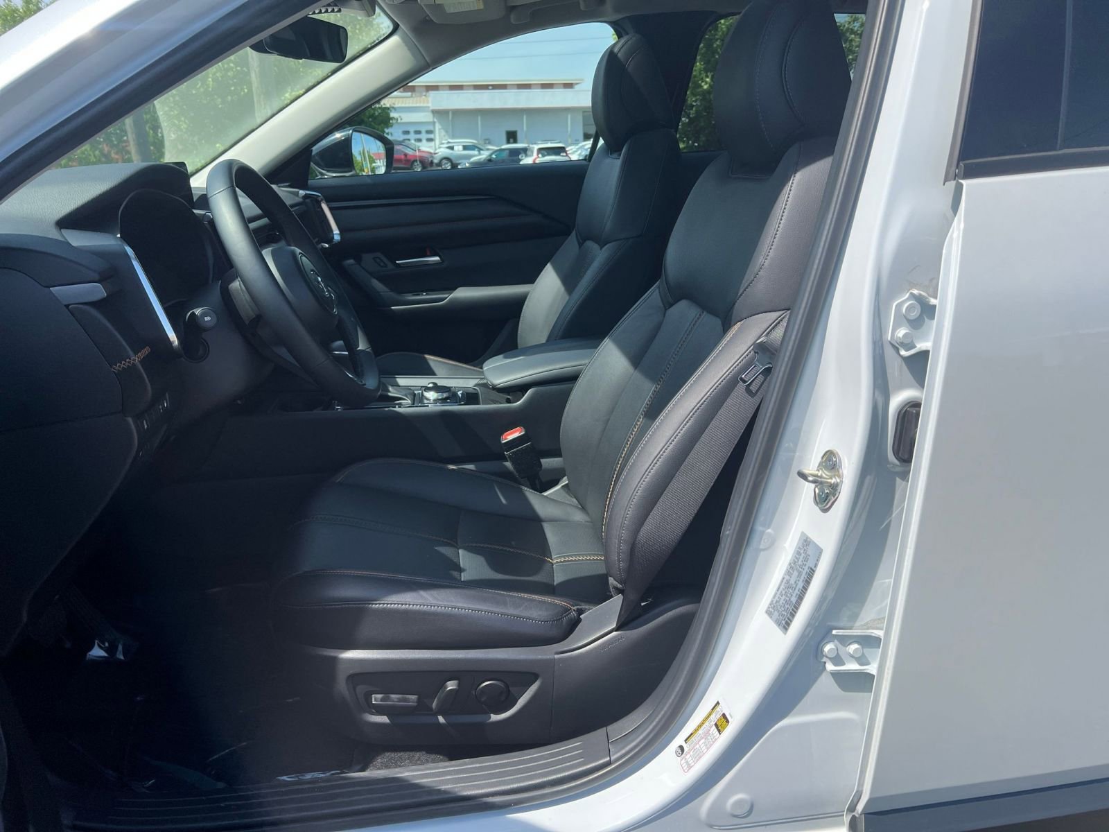 Thumbnail: 2025 Mazda CX-50 - 22