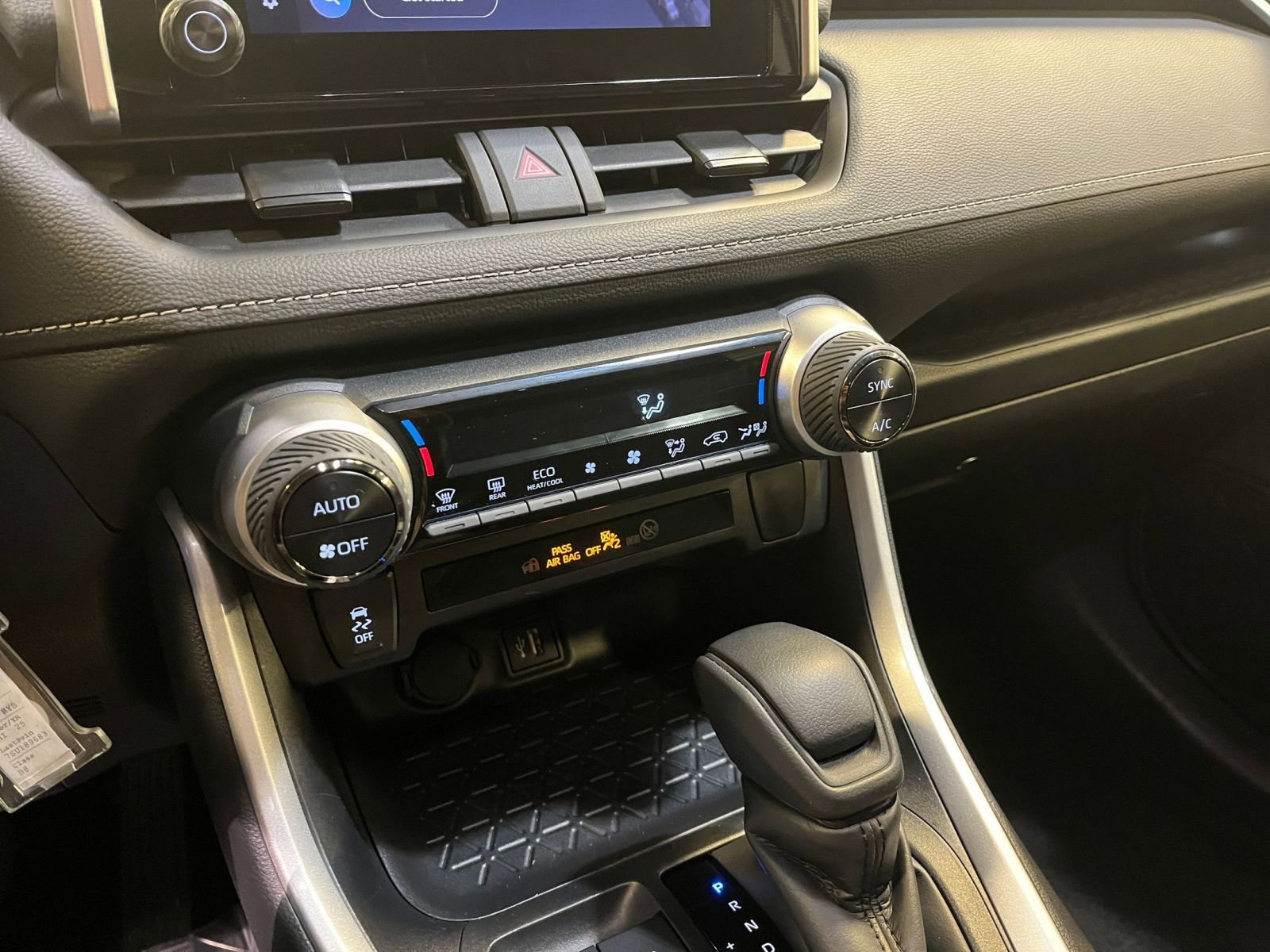 Thumbnail: 2025 Toyota RAV4 - 20