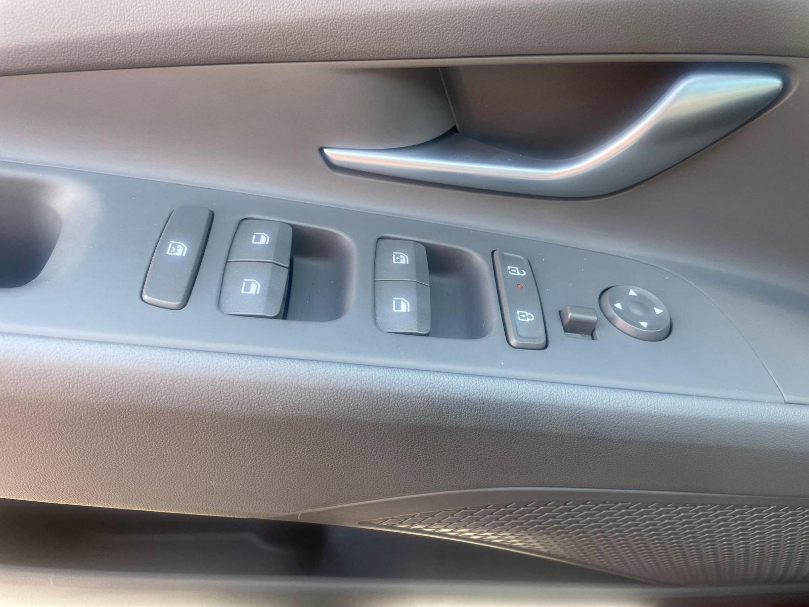 Thumbnail: 2025 Hyundai Elantra - 18