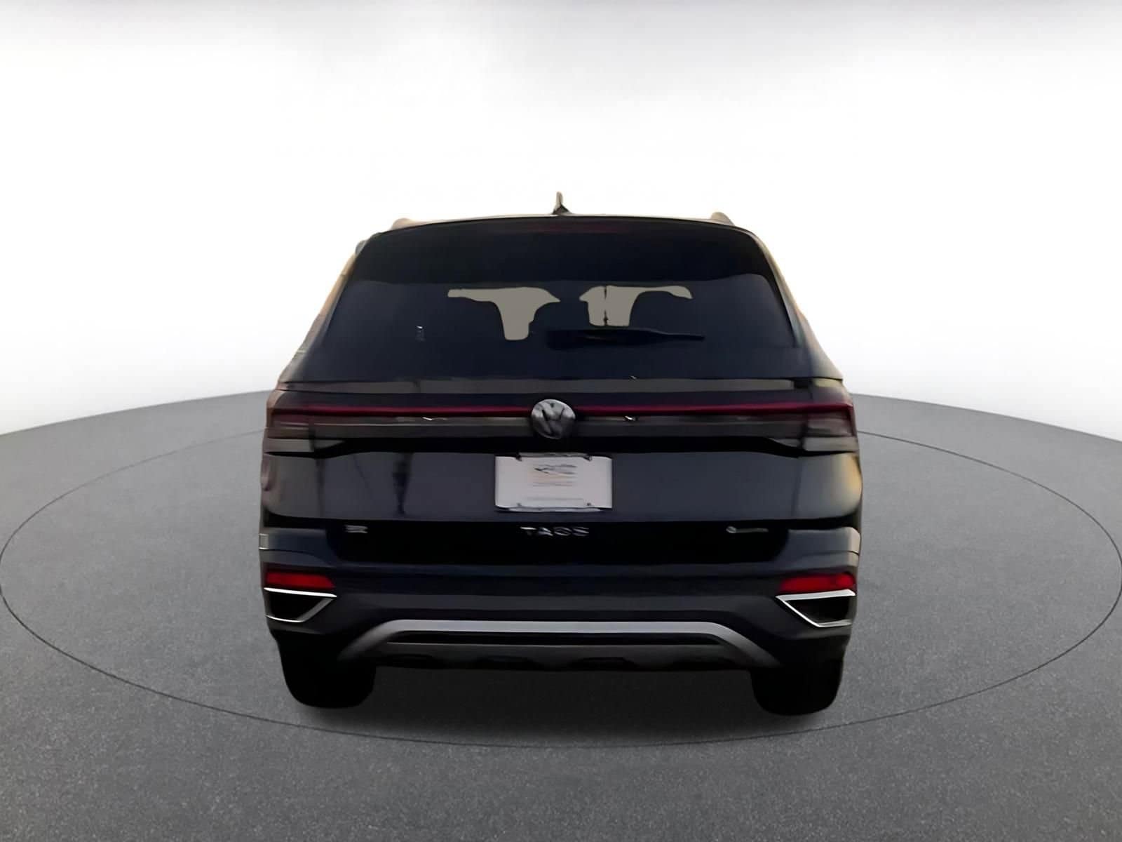 Thumbnail: 2025 Volkswagen Taos - 11