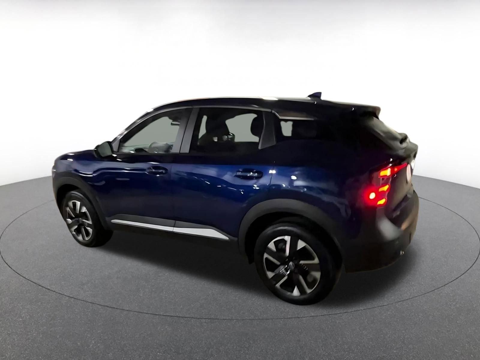 Thumbnail: 2025 Nissan Kicks - 10
