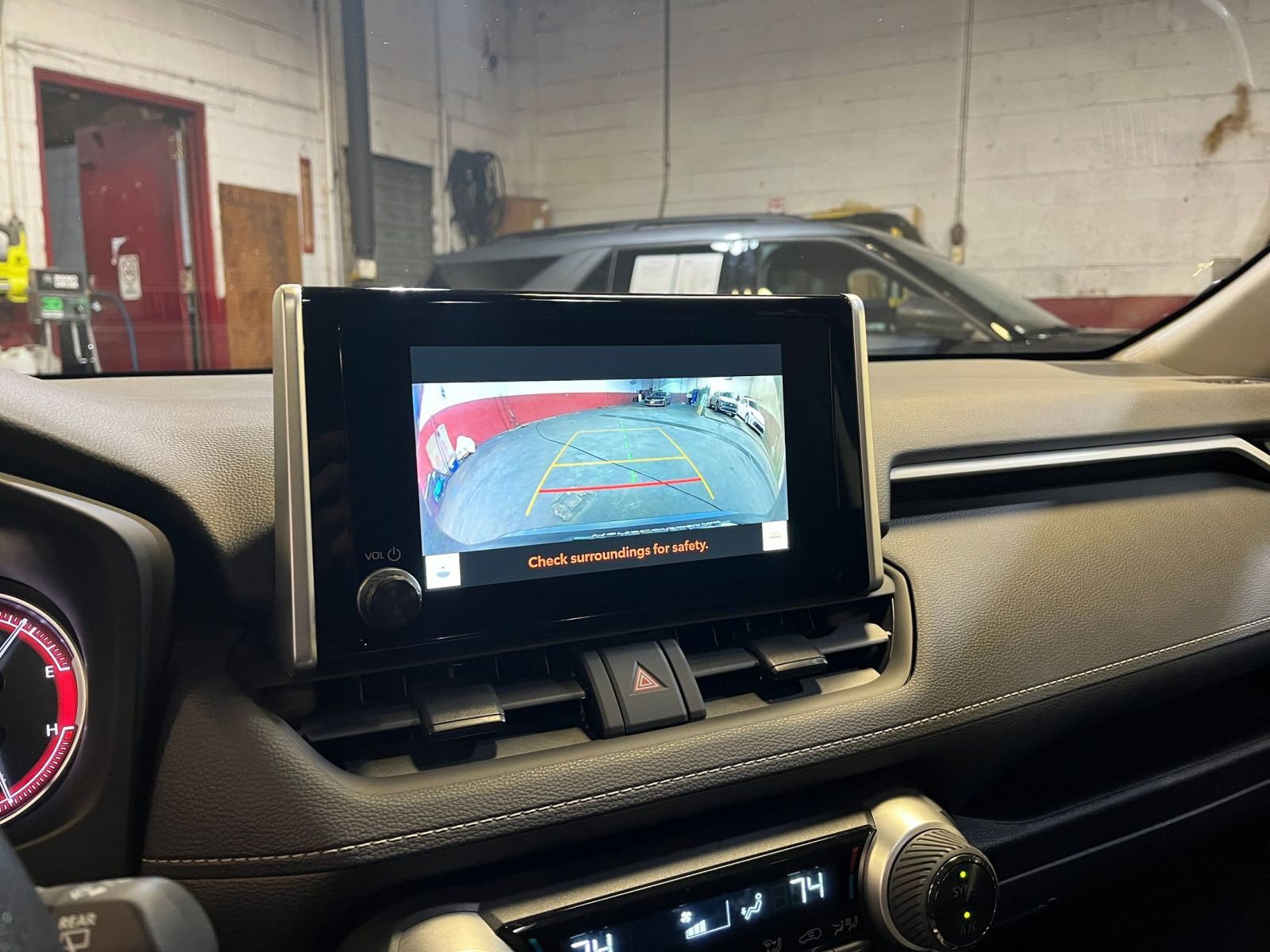 Thumbnail: 2025 Toyota RAV4 - 17