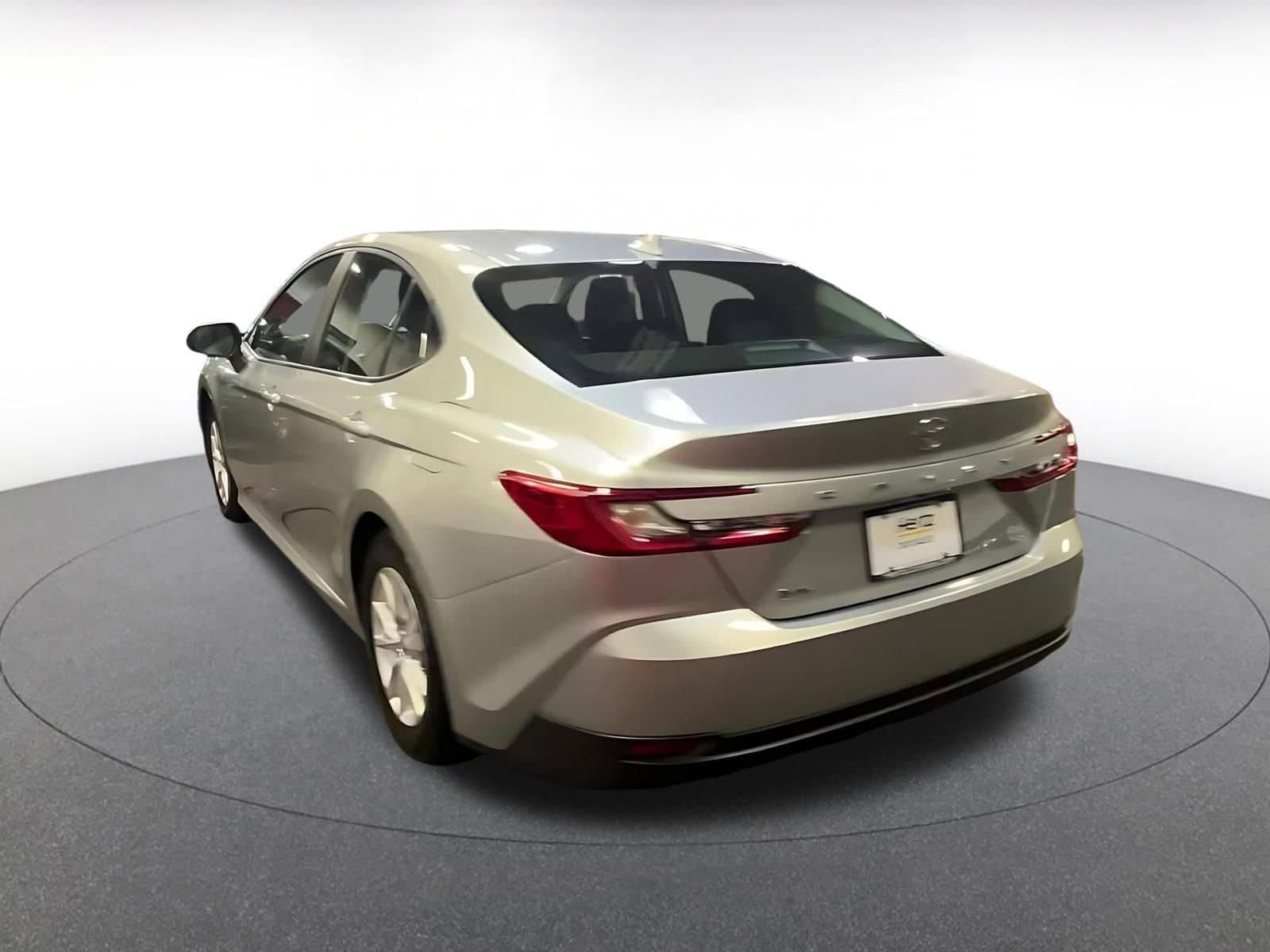 Thumbnail: 2025 Toyota Camry - 11