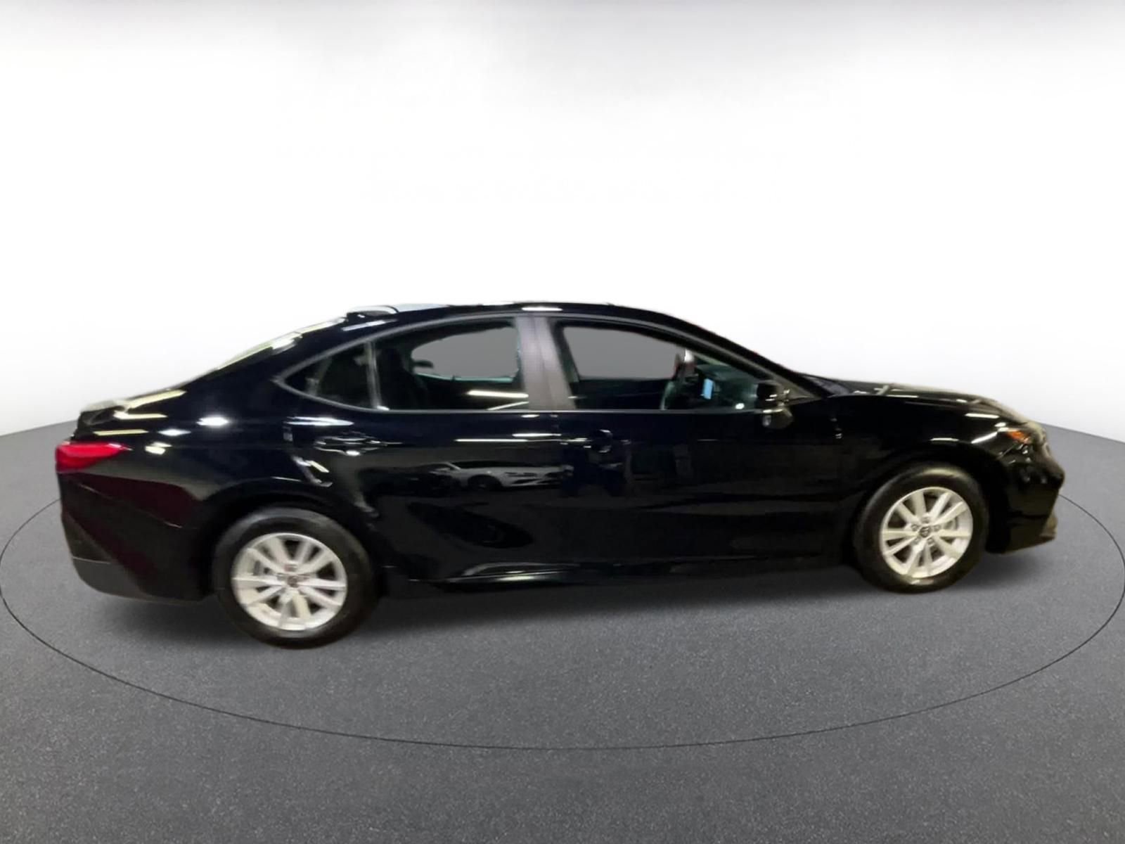 Thumbnail: 2025 Toyota Camry - 16