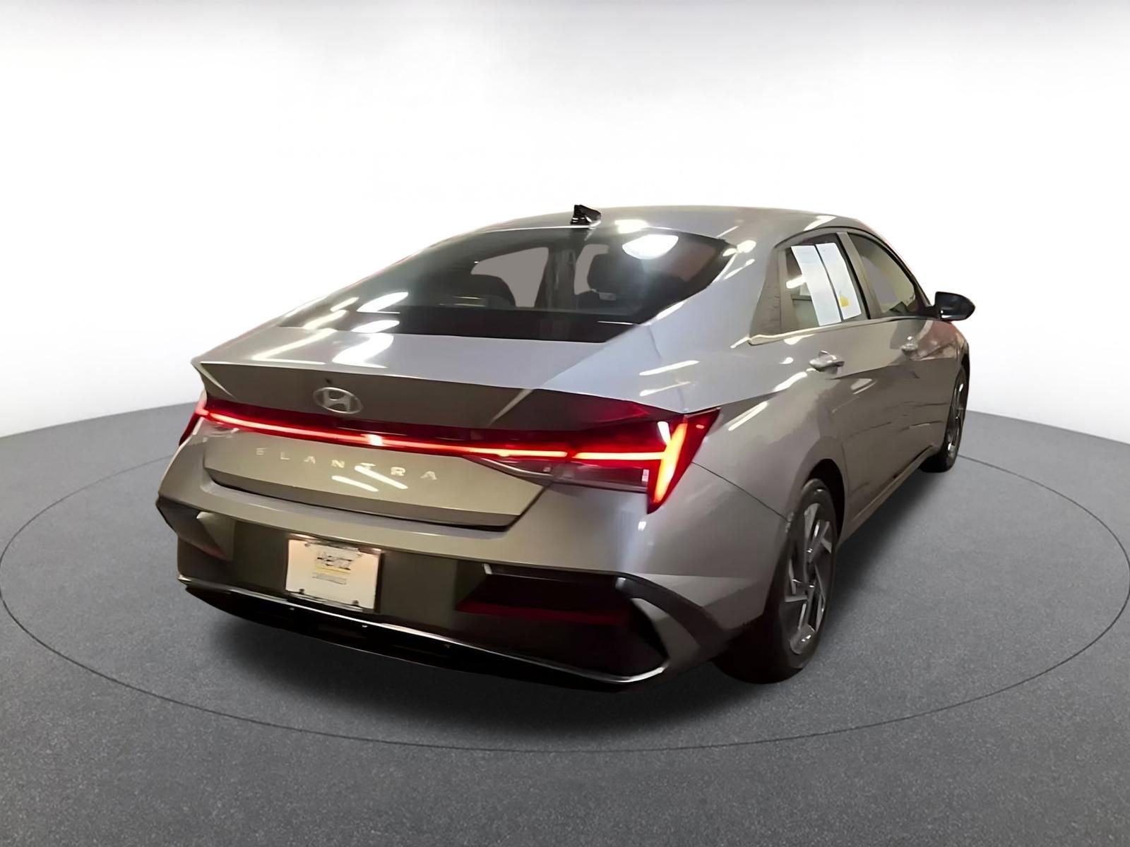 Thumbnail: 2025 Hyundai Elantra - 14