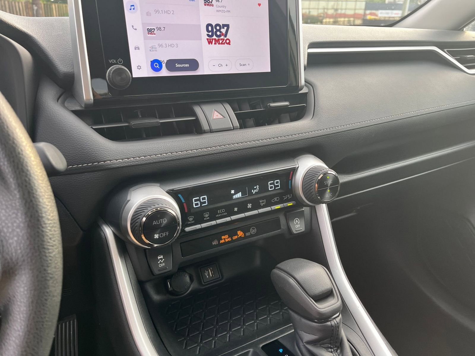 Thumbnail: 2024 Toyota RAV4 - 18