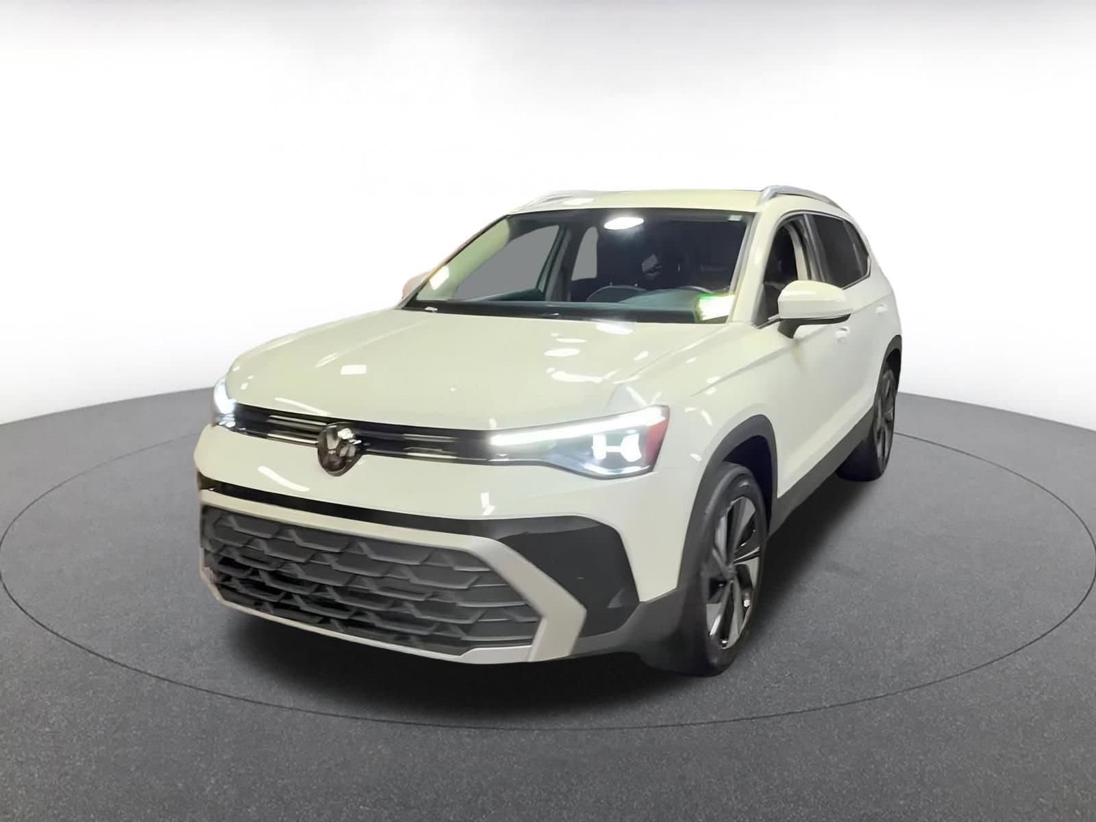 Thumbnail: 2025 Volkswagen Taos - 7