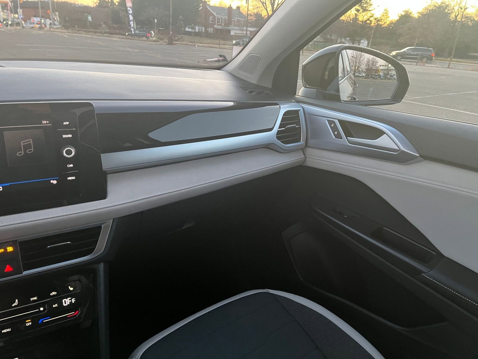 Thumbnail: 2025 Volkswagen Taos - 35