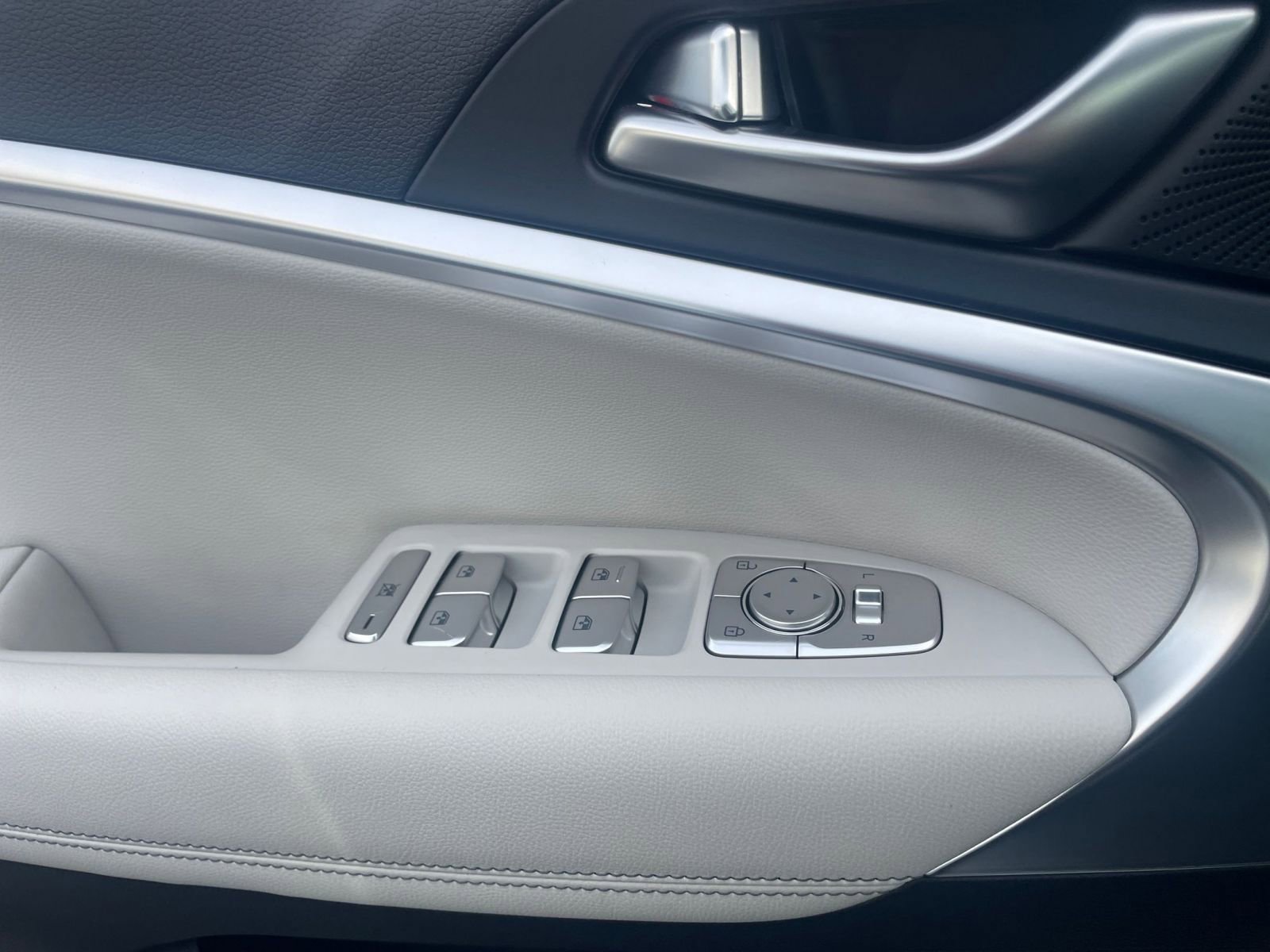 Thumbnail: 2025 Genesis G70 - 20