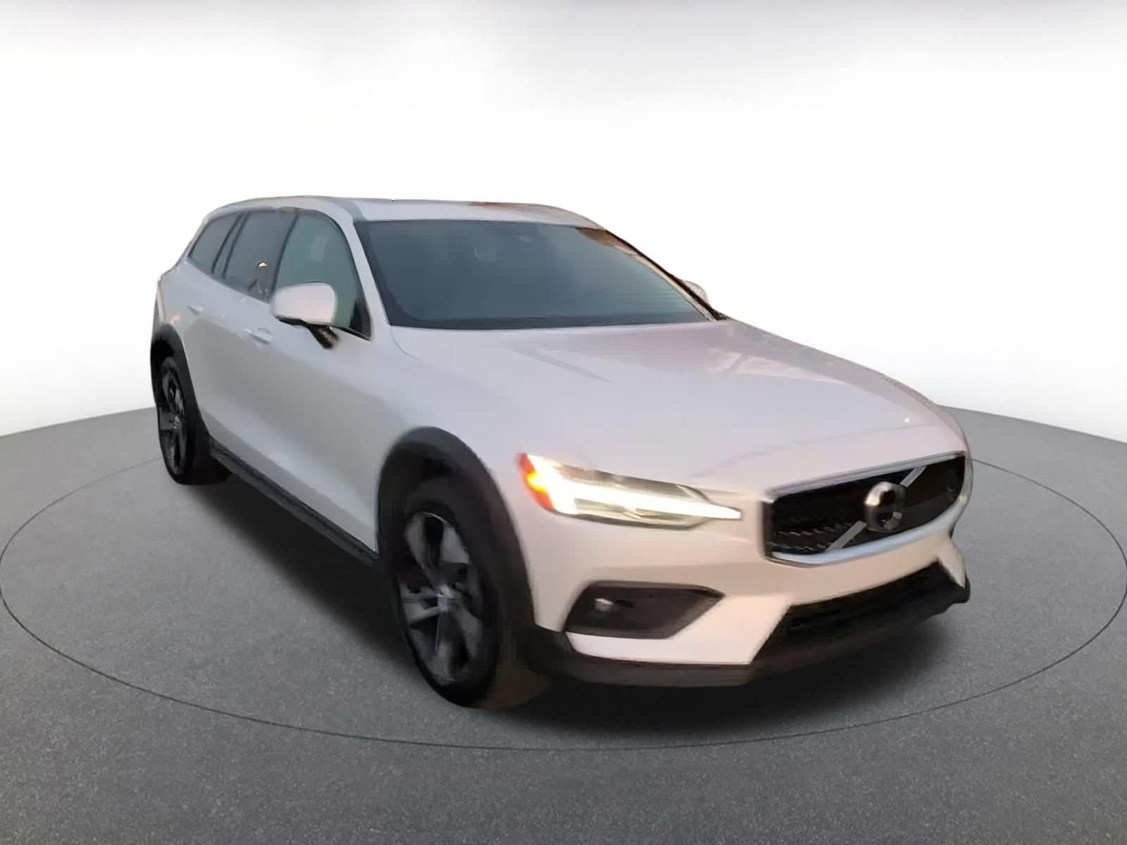 Thumbnail: 2025 Volvo S60 - 3