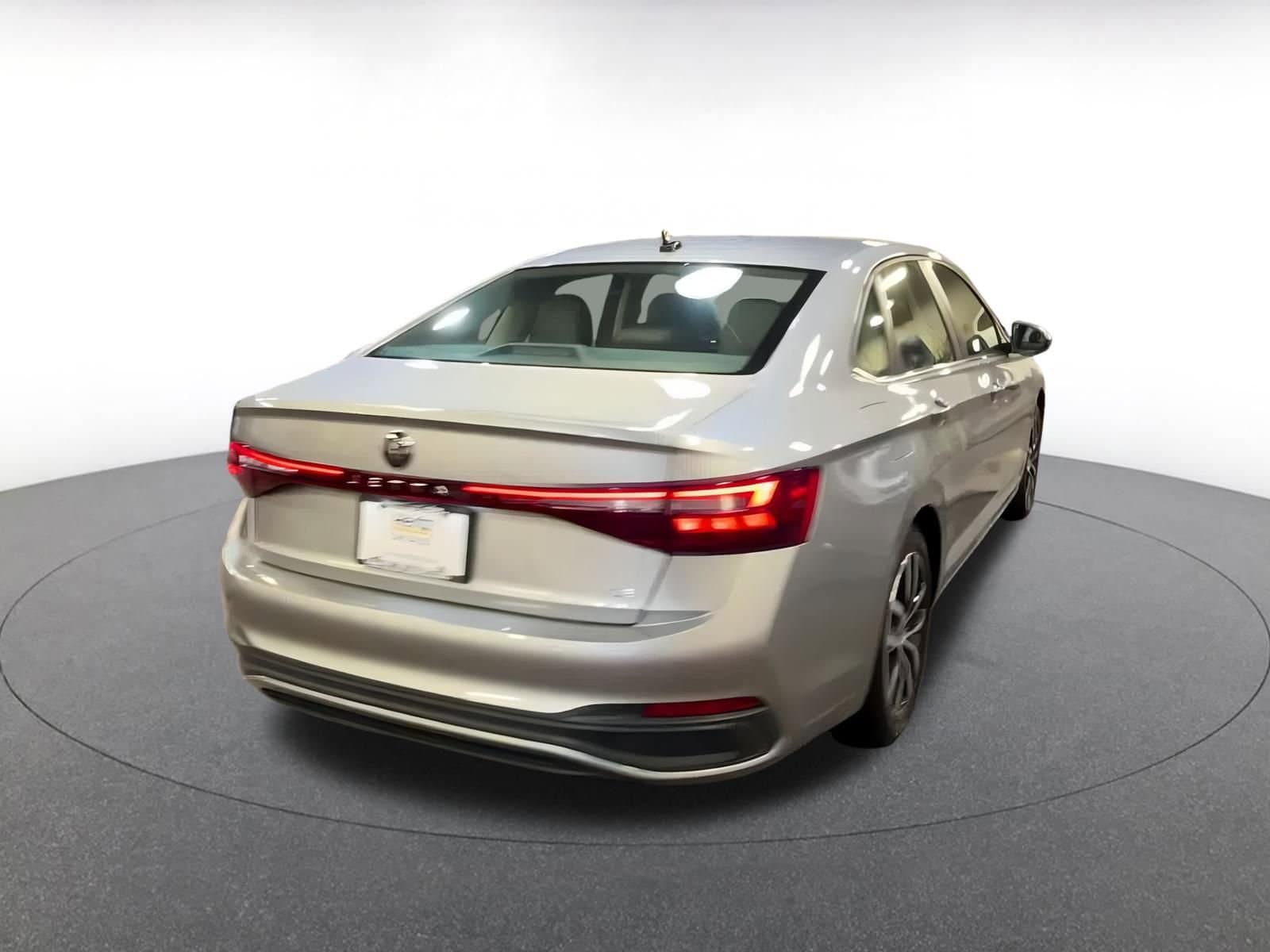 Thumbnail: 2025 Volkswagen Jetta - 15