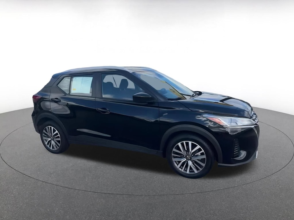 2024 Nissan Kicks SV photo 2