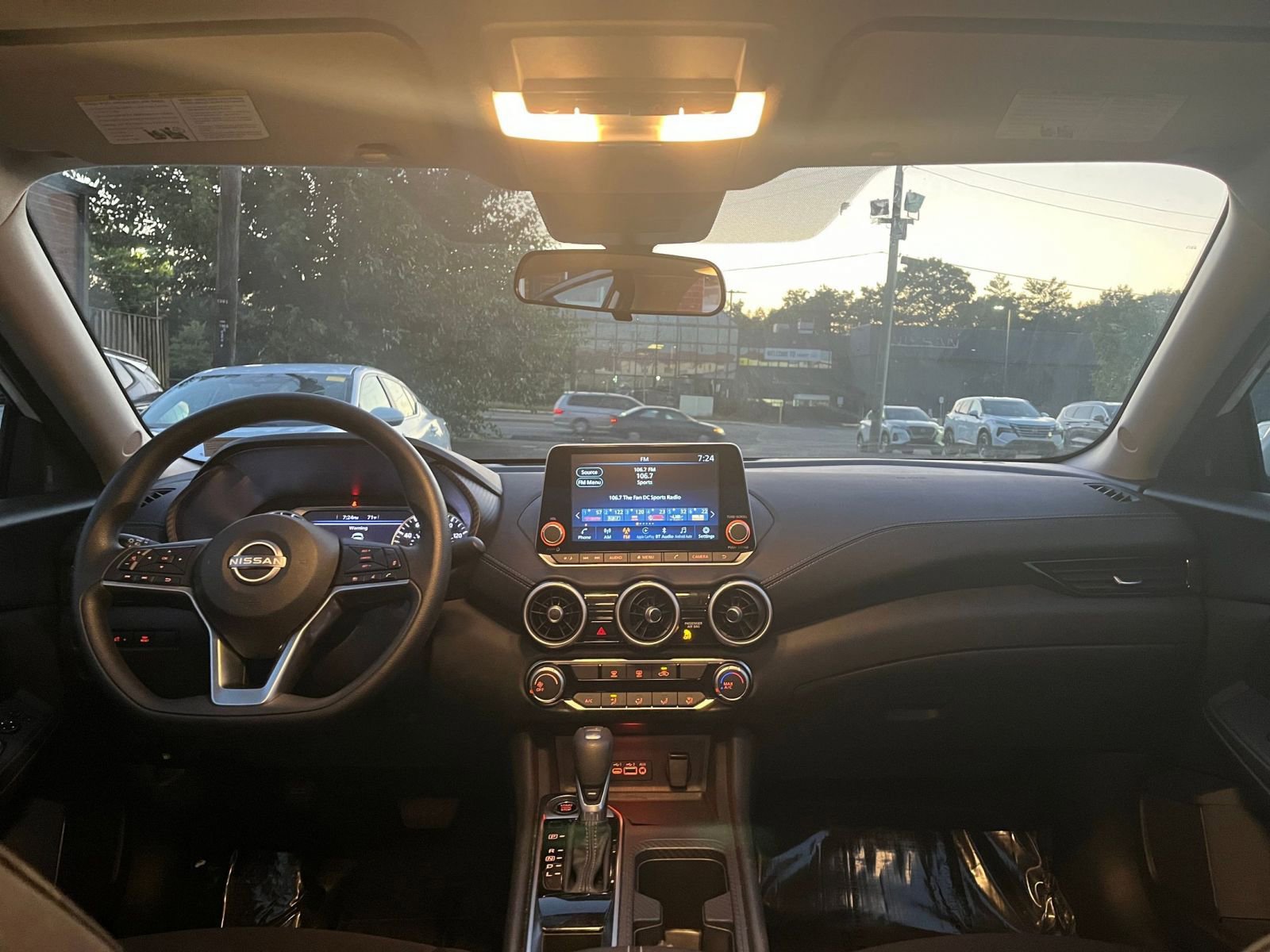 Thumbnail: 2024 Nissan Sentra - 32