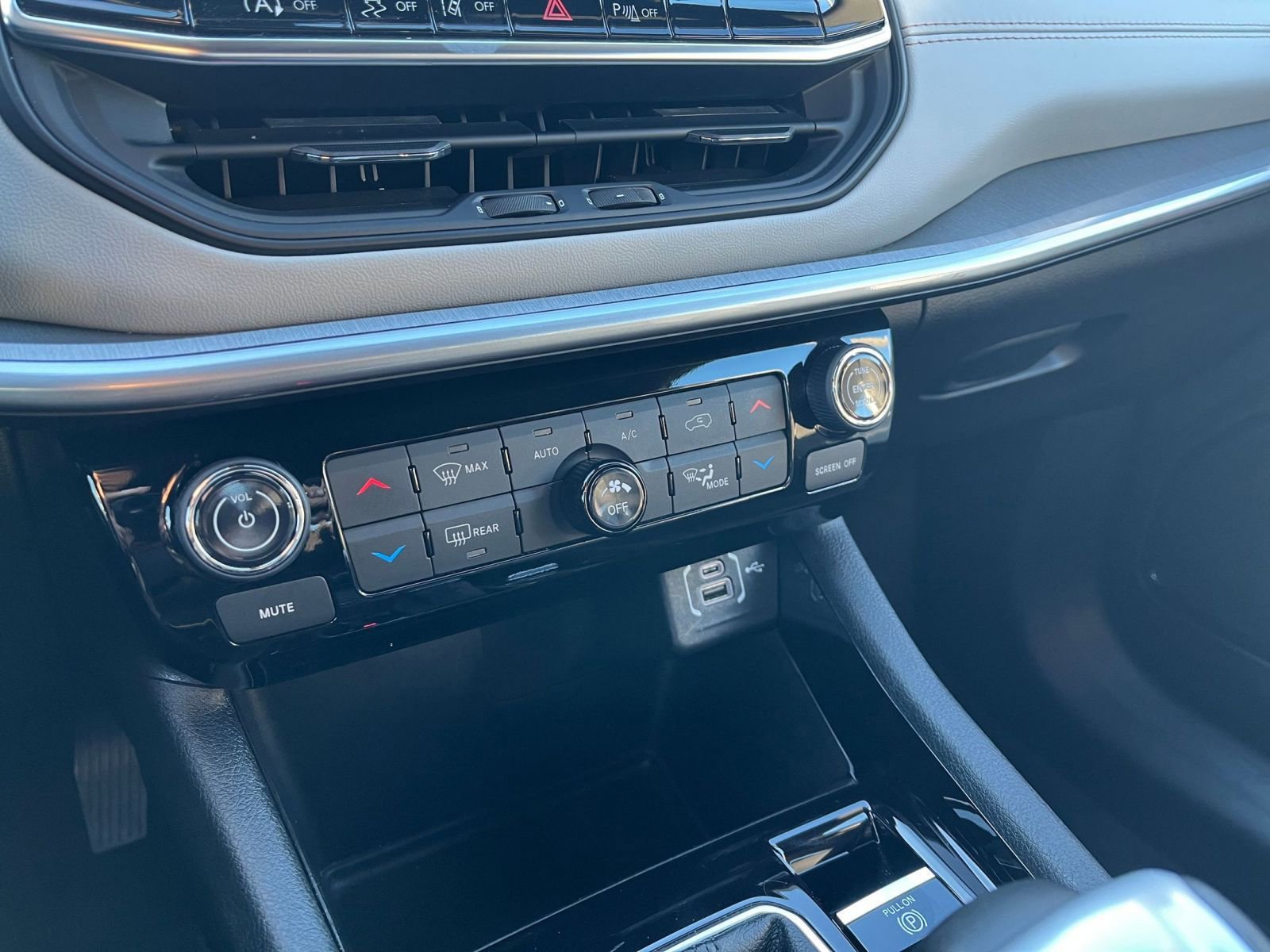 Thumbnail: 2025 Jeep Compass - 18