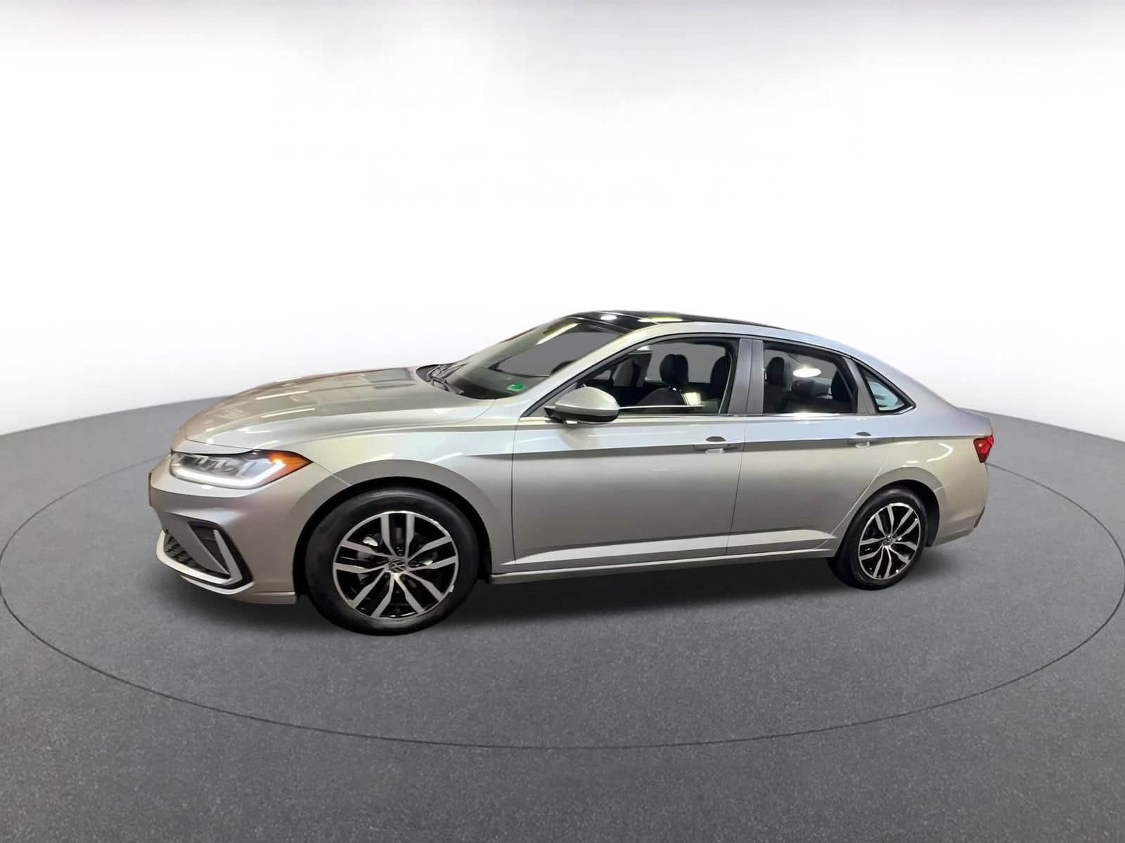 Thumbnail: 2025 Volkswagen Jetta - 8