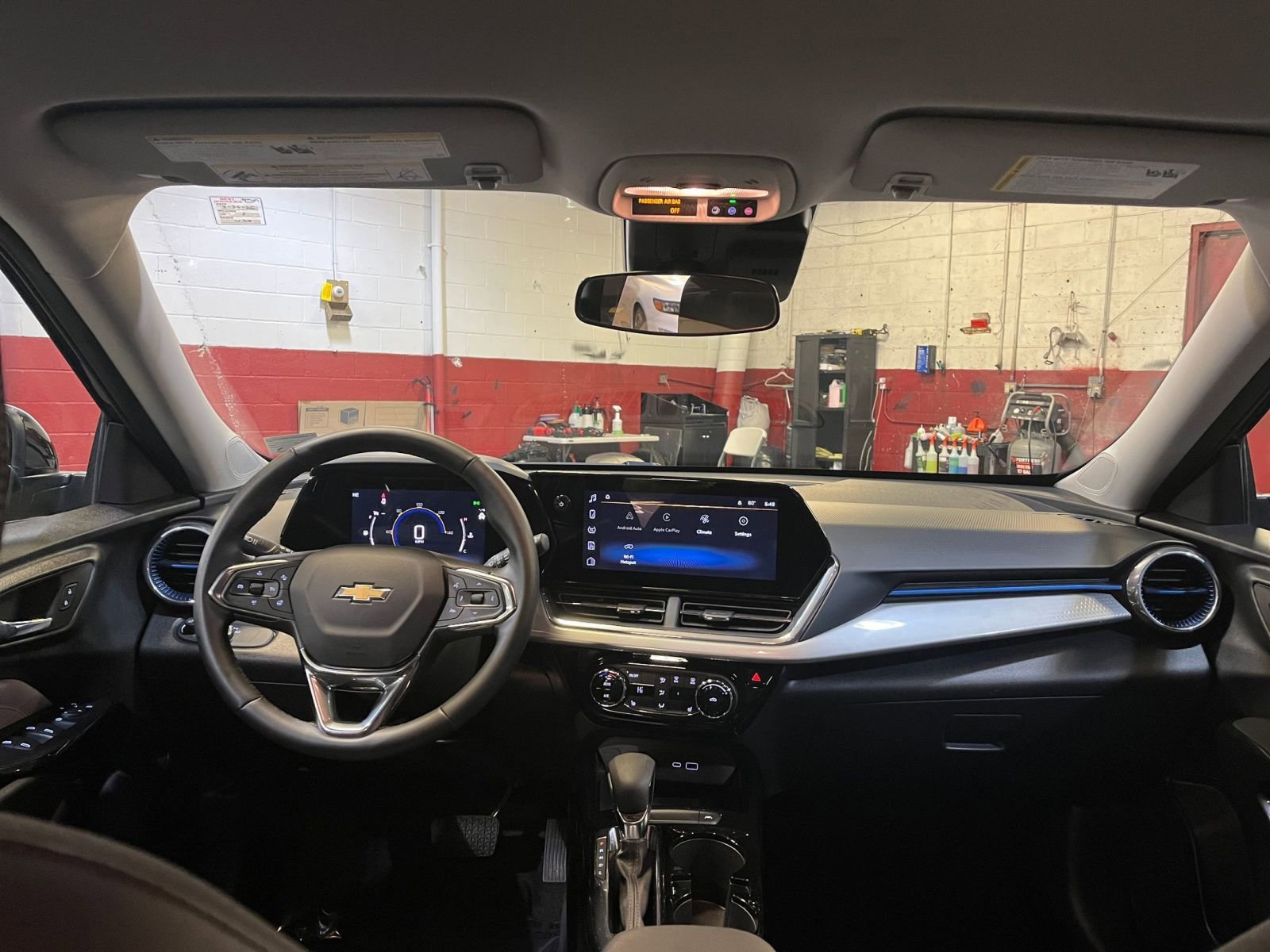 Thumbnail: 2025 Chevrolet Trax - 32