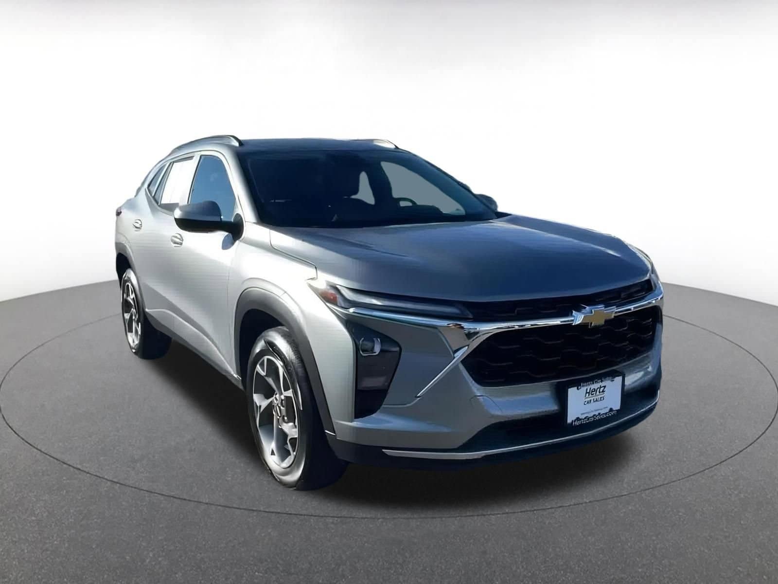 Thumbnail: 2025 Chevrolet Trax - 3