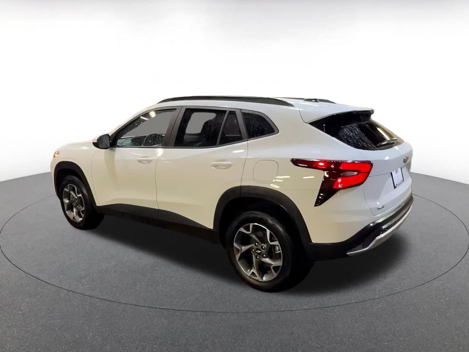 Thumbnail: 2025 Chevrolet Trax - 10