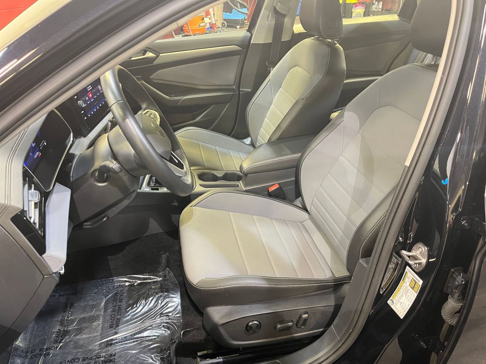 Thumbnail: 2025 Volkswagen Jetta - 35