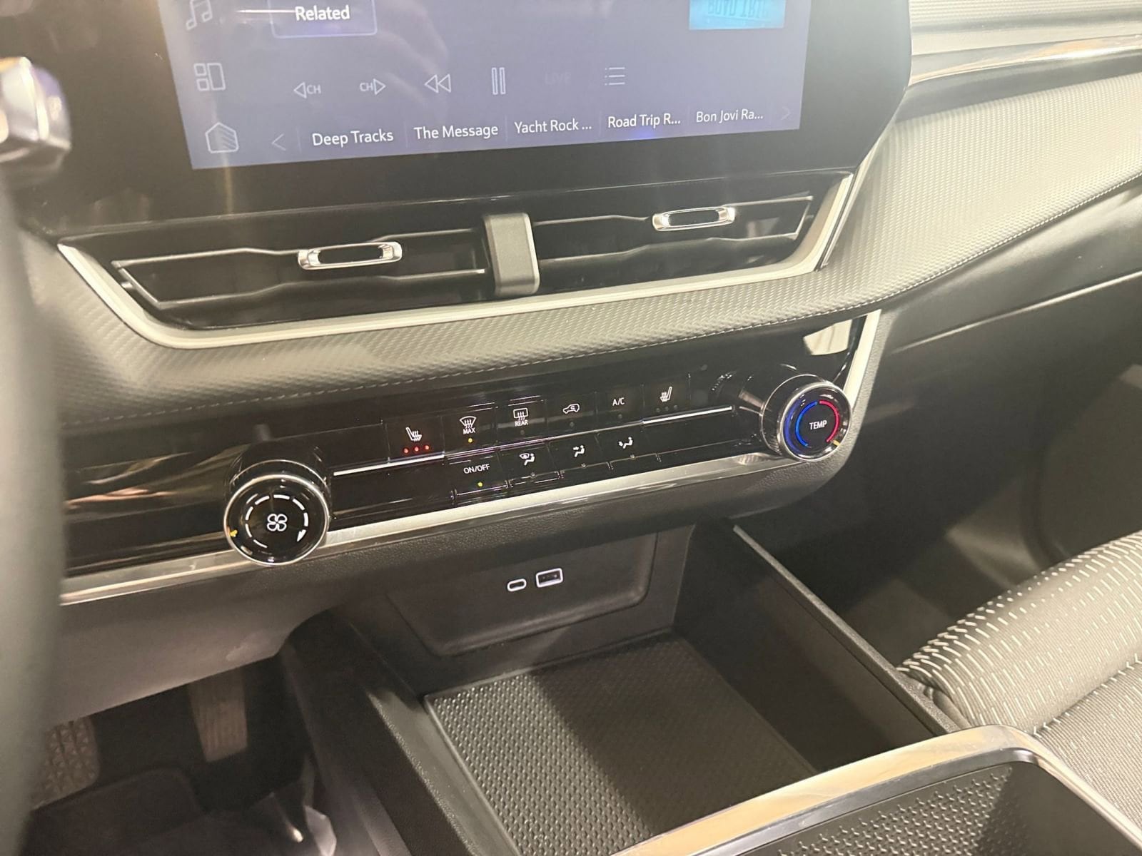 Thumbnail: 2025 Chevrolet Equinox - 18