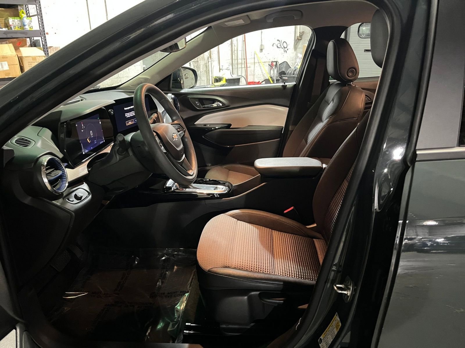 Thumbnail: 2025 Chevrolet Trax - 25