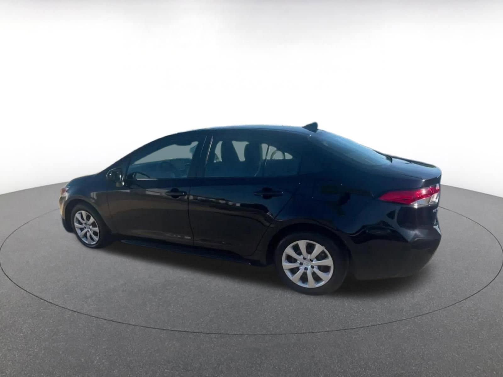 Thumbnail: 2025 Toyota Corolla - 10