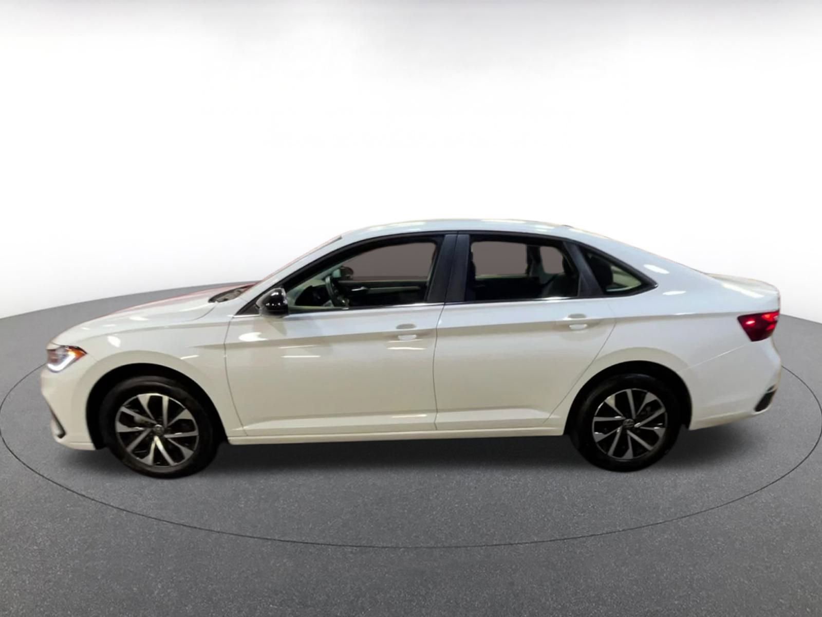 Thumbnail: 2025 Volkswagen Jetta - 9