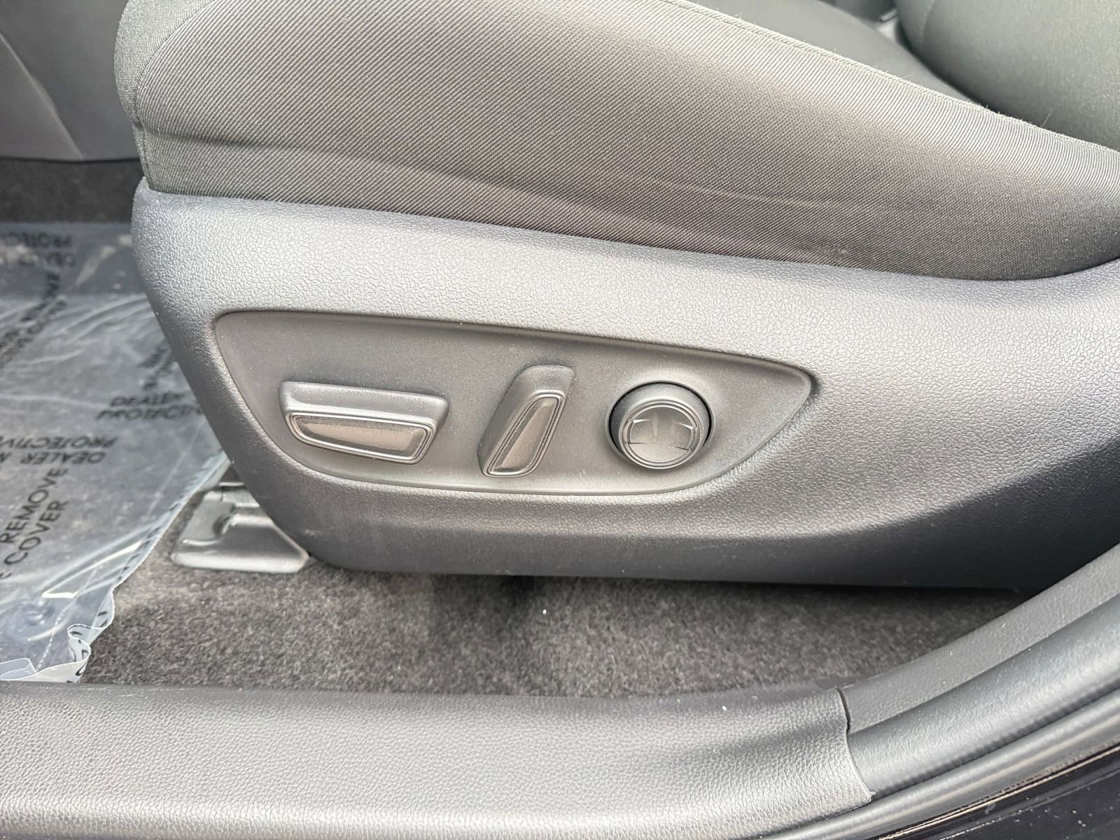 Thumbnail: 2025 Toyota RAV4 - 23