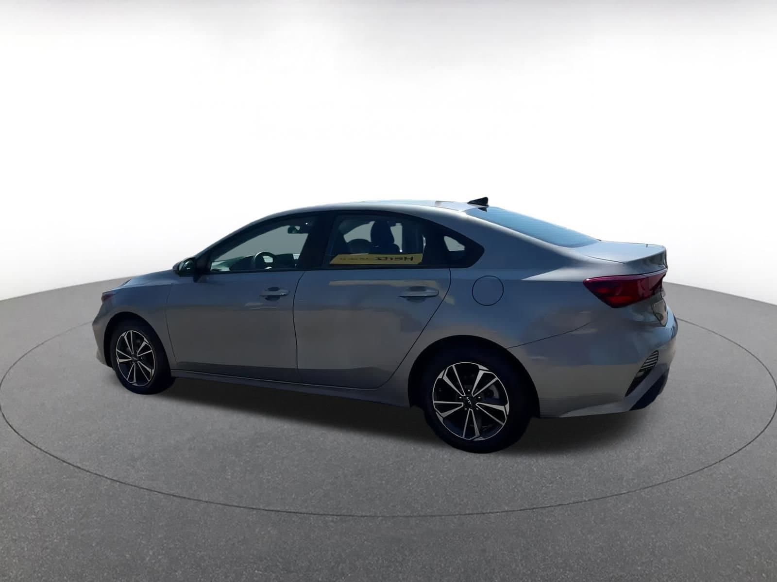 Thumbnail: 2024 Kia Forte - 10