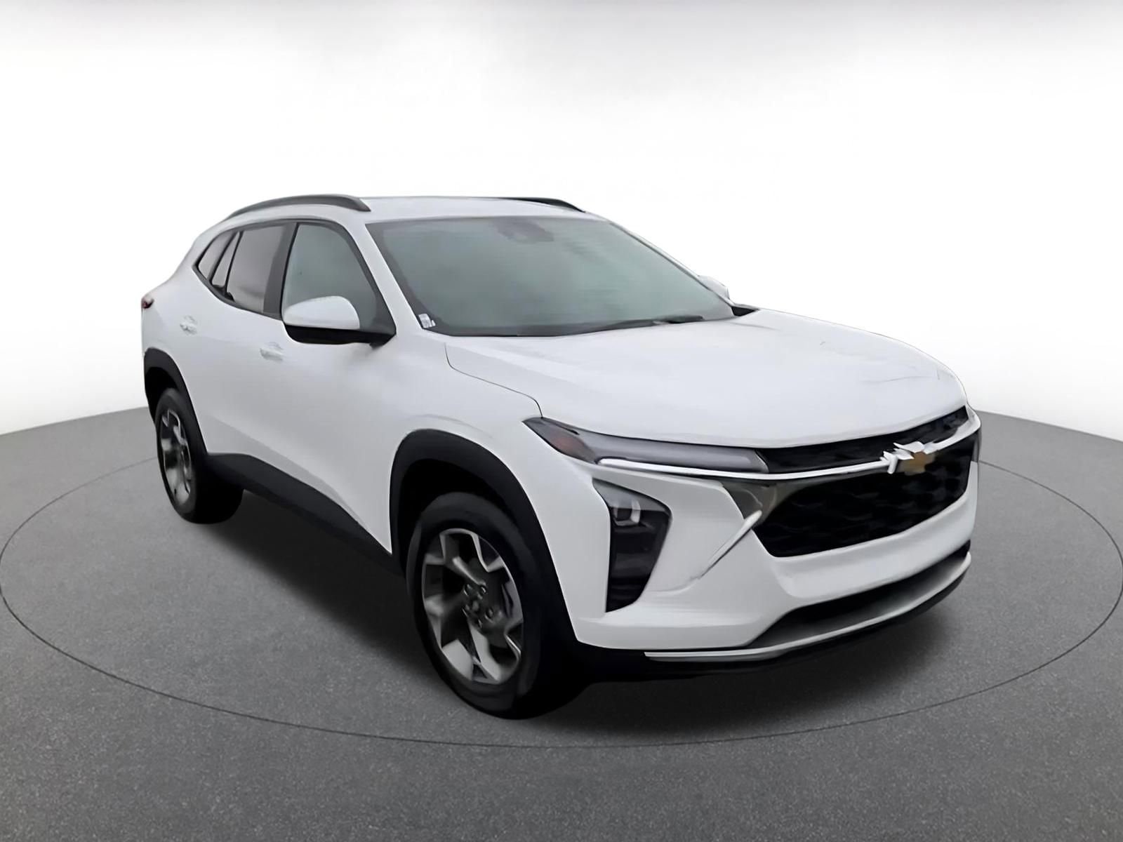 Thumbnail: 2025 Chevrolet Trax - 3