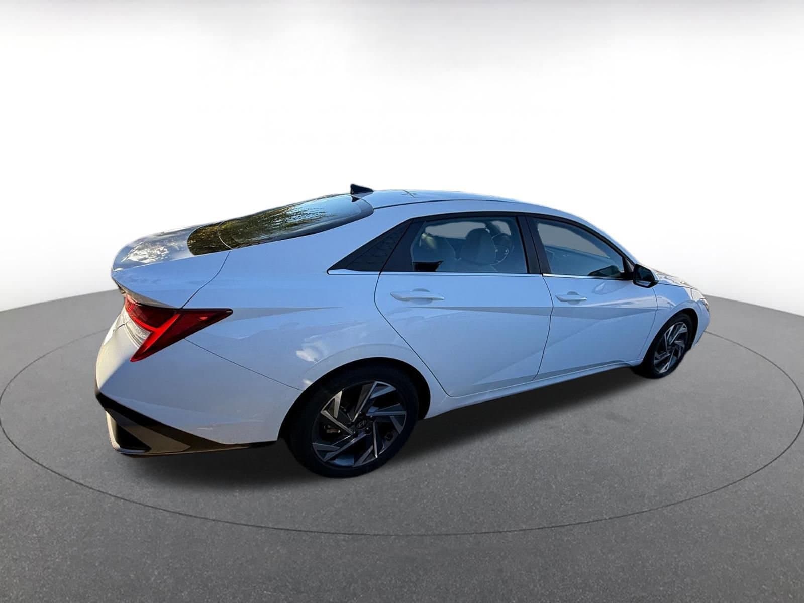 Thumbnail: 2025 Hyundai Elantra - 8