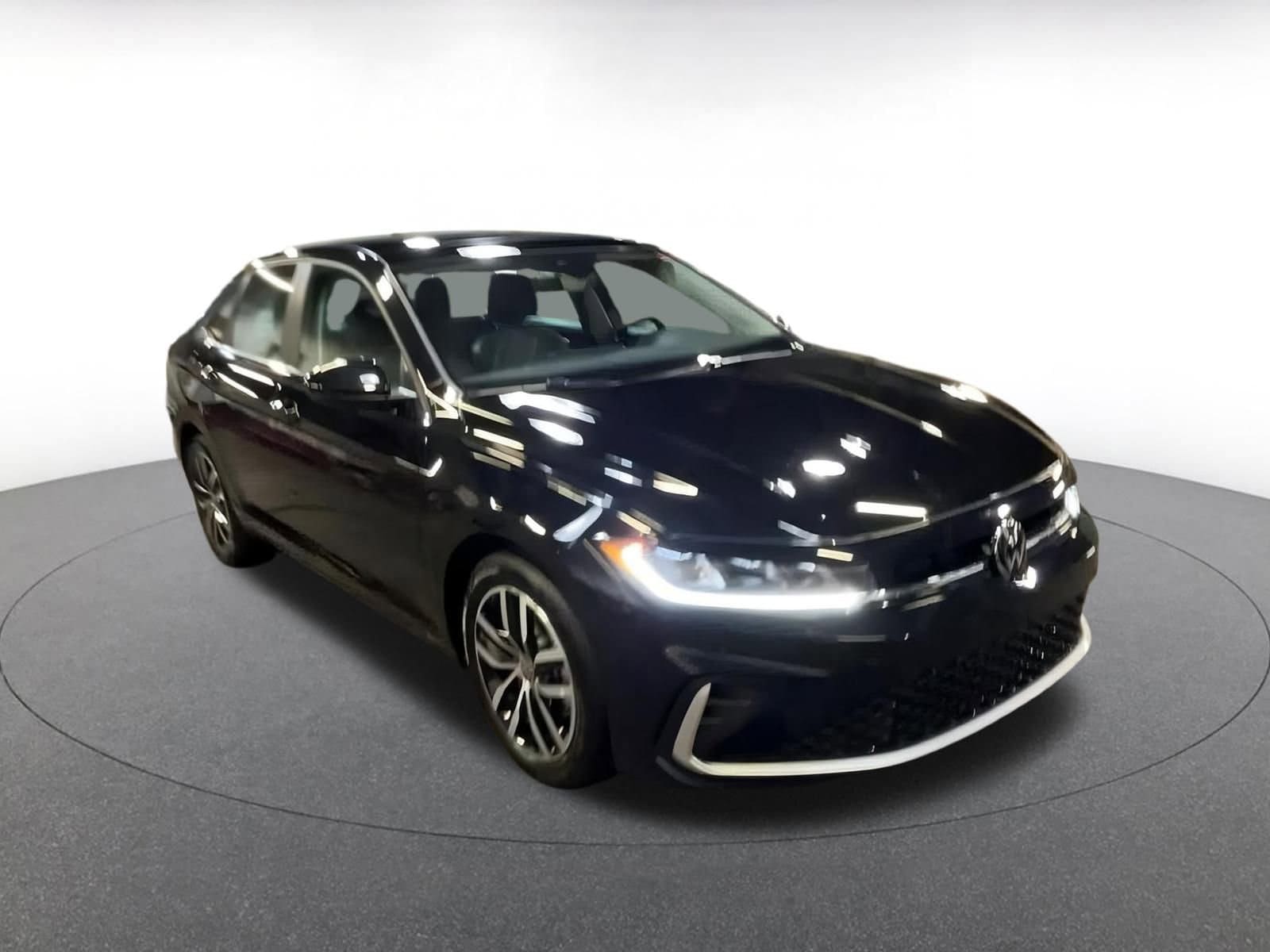 Thumbnail: 2025 Volkswagen Jetta - 3