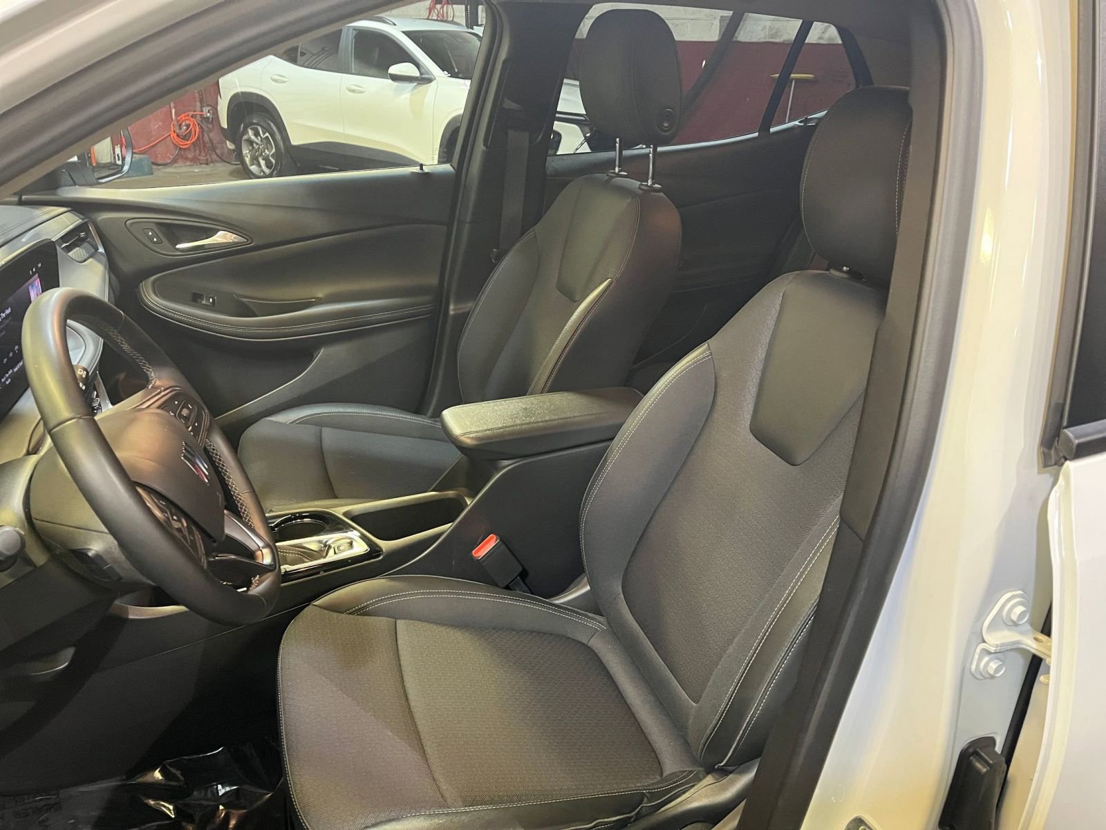 Thumbnail: 2025 Buick Encore GX - 35