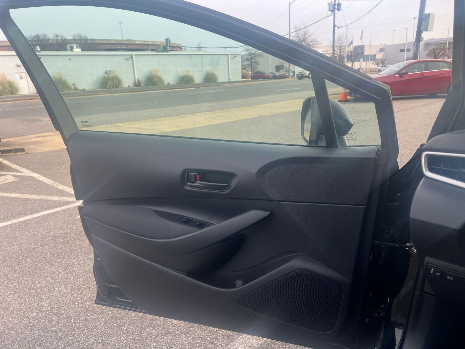 Thumbnail: 2025 Toyota Corolla - 20