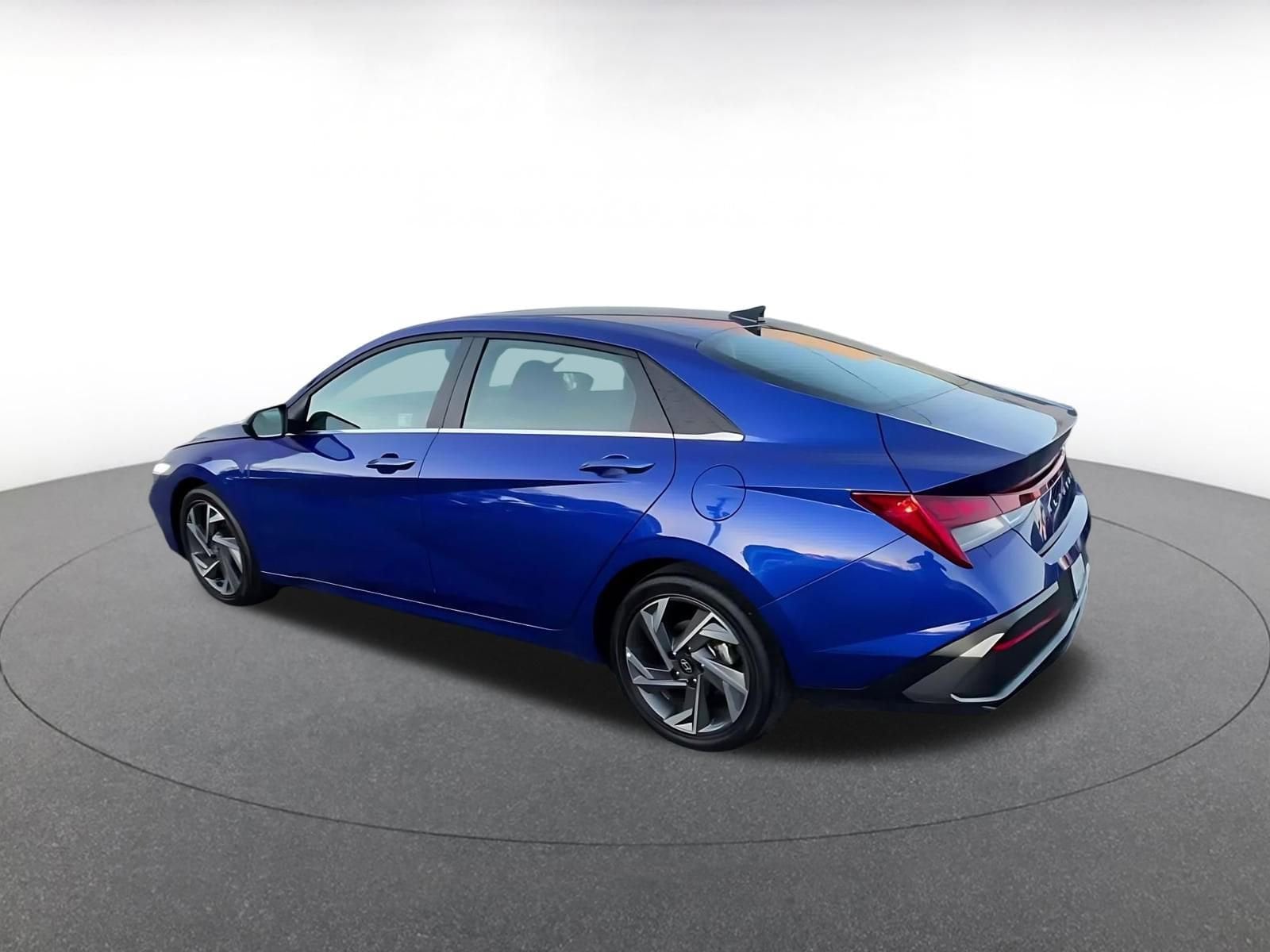 Thumbnail: 2025 Hyundai Elantra - 10