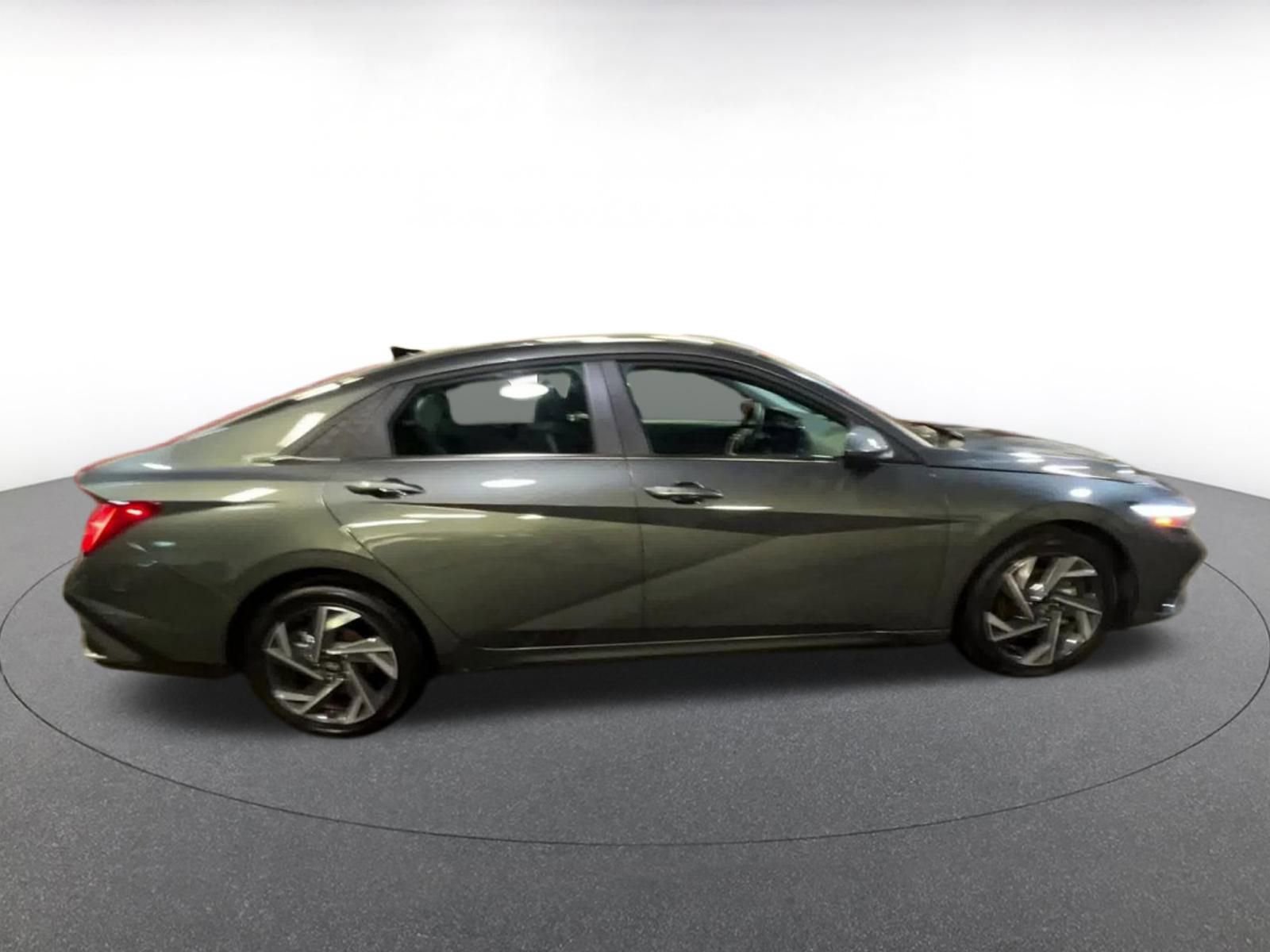 Thumbnail: 2025 Hyundai Elantra - 16